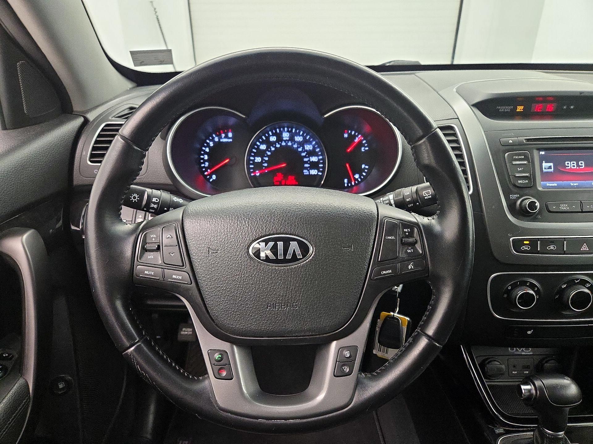 Thumbnail: 2015 Kia Sorento - 10