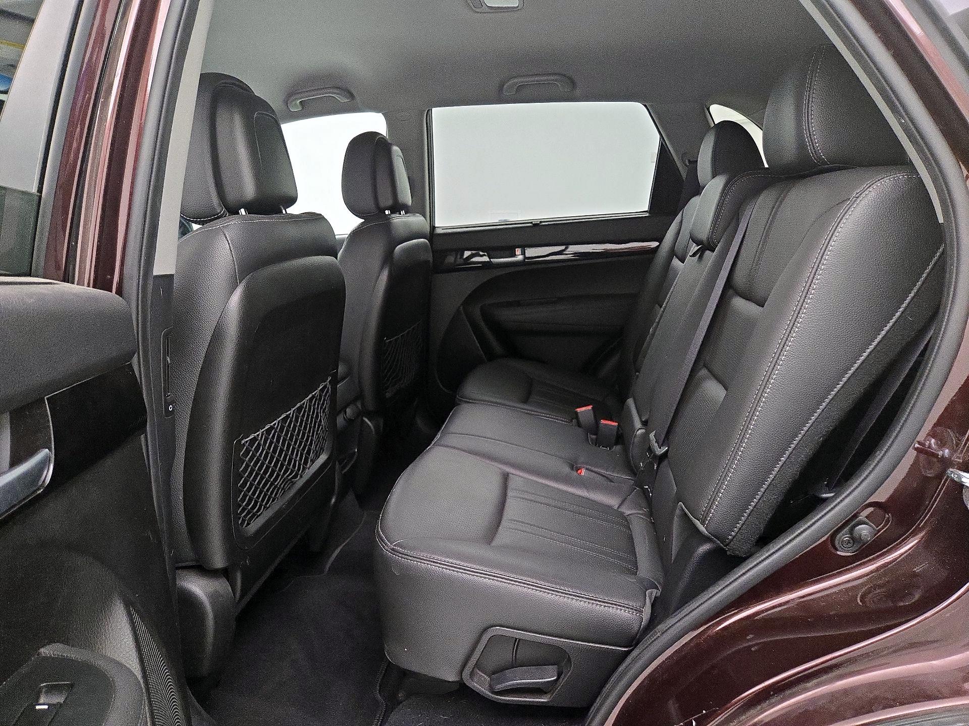 Thumbnail: 2015 Kia Sorento - 19