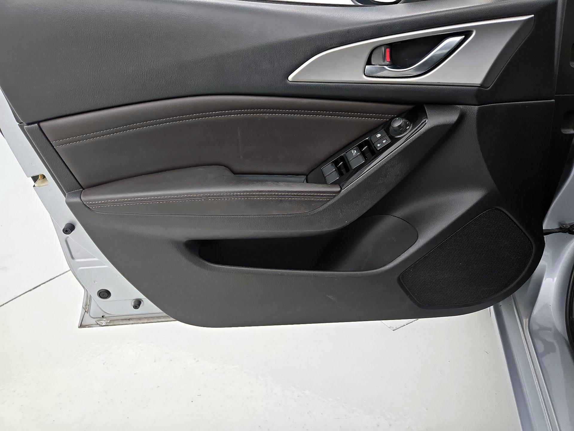 Thumbnail: 2018 Mazda Mazda3 - 12