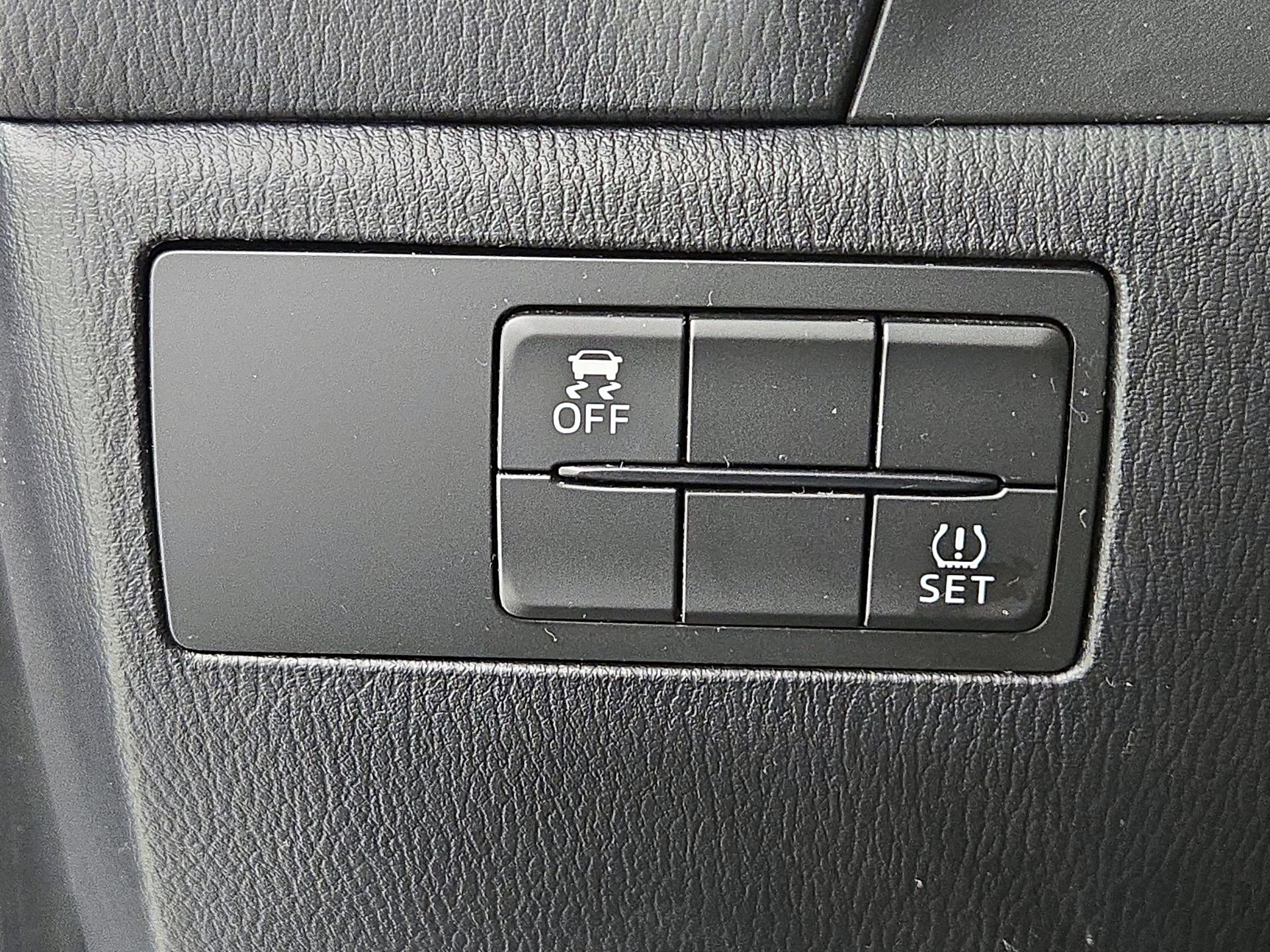 Thumbnail: 2018 Mazda Mazda3 - 13