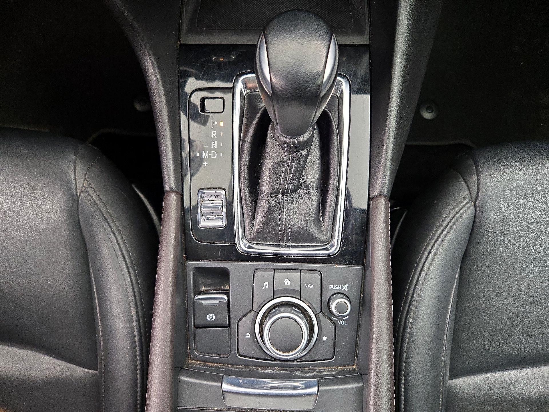 Thumbnail: 2018 Mazda Mazda3 - 17