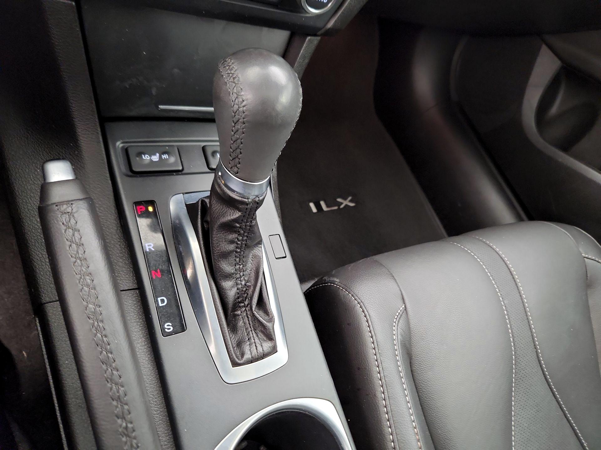 Thumbnail: 2020 Acura ILX - 17