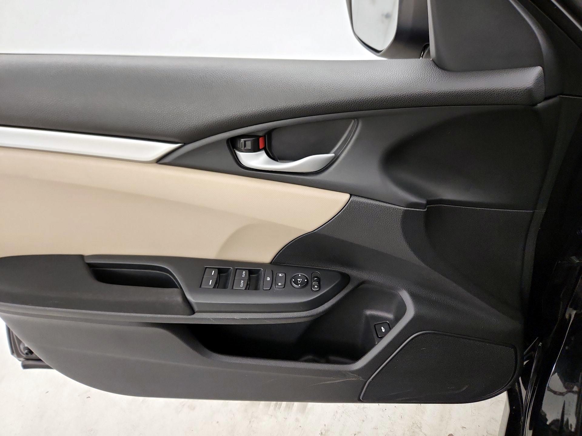 Thumbnail: 2016 Honda Civic - 12