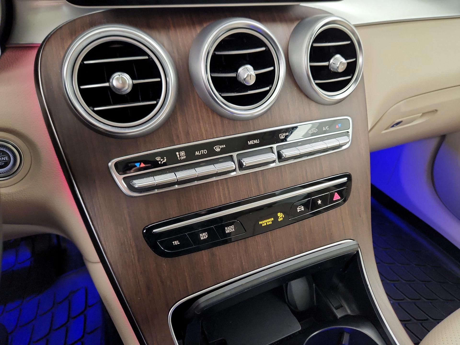 Thumbnail: 2022 Mercedes-Benz GLC - 16