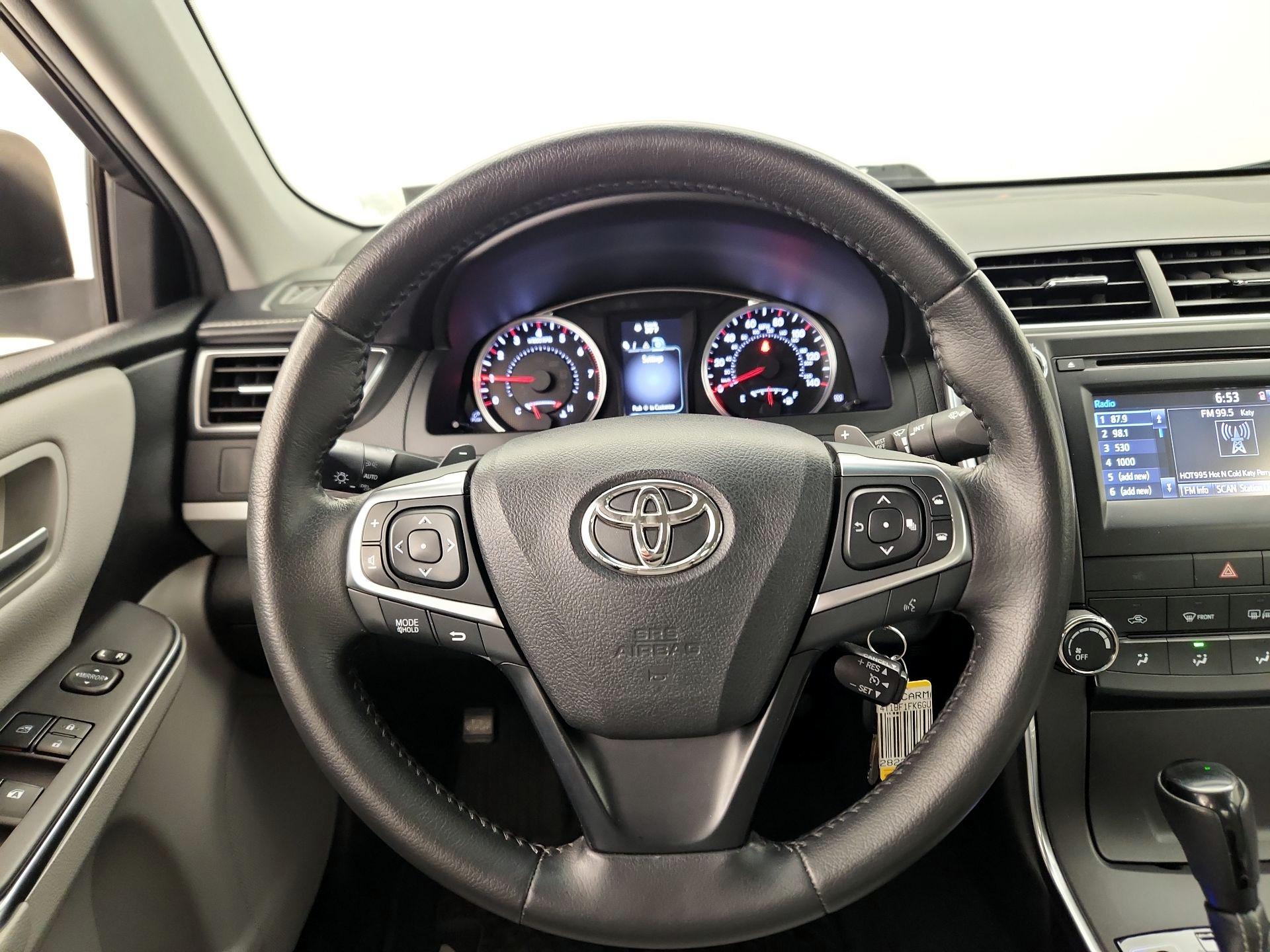 Thumbnail: 2016 Toyota Camry - 10