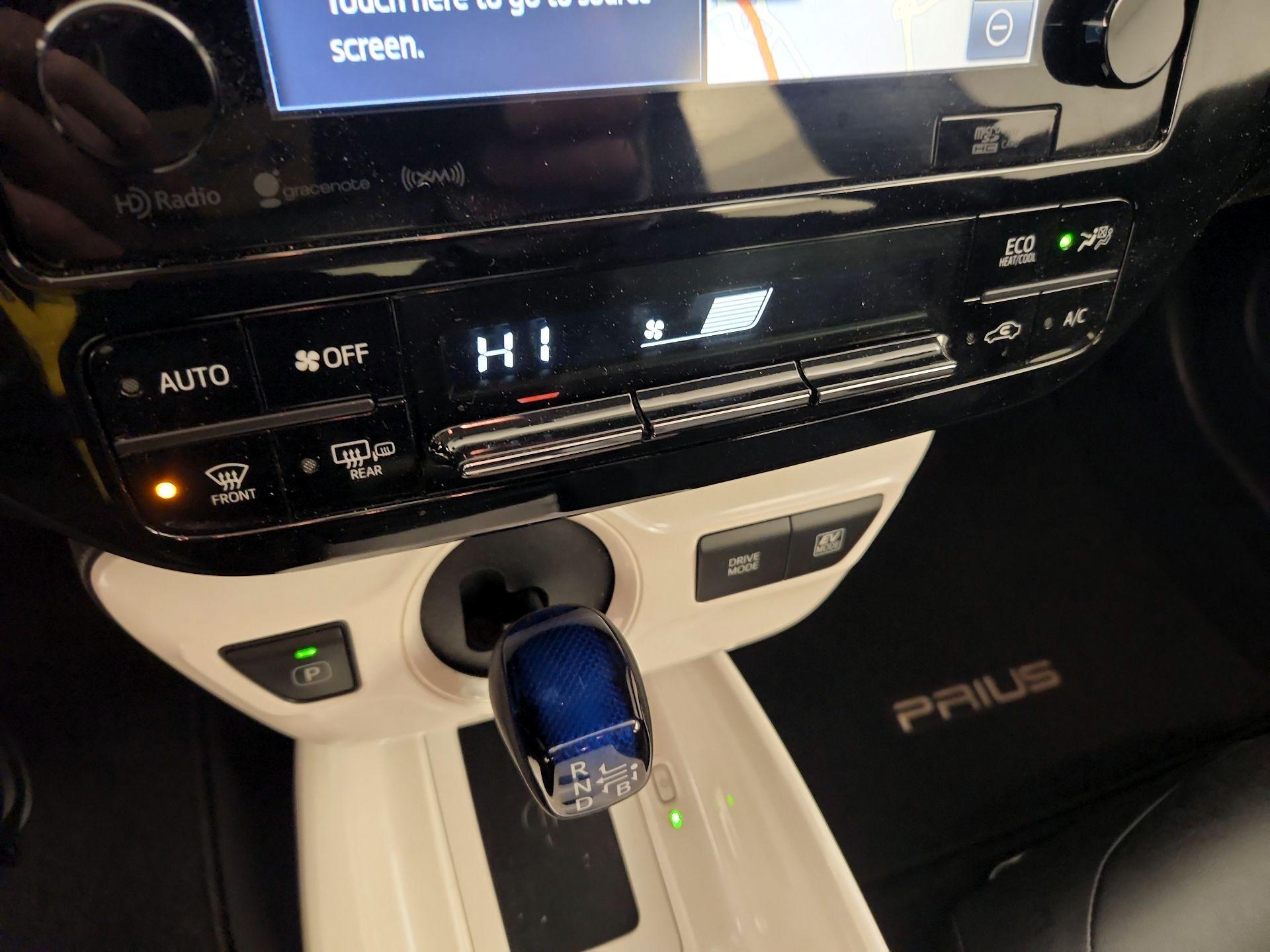 Thumbnail: 2016 Toyota Prius - 15