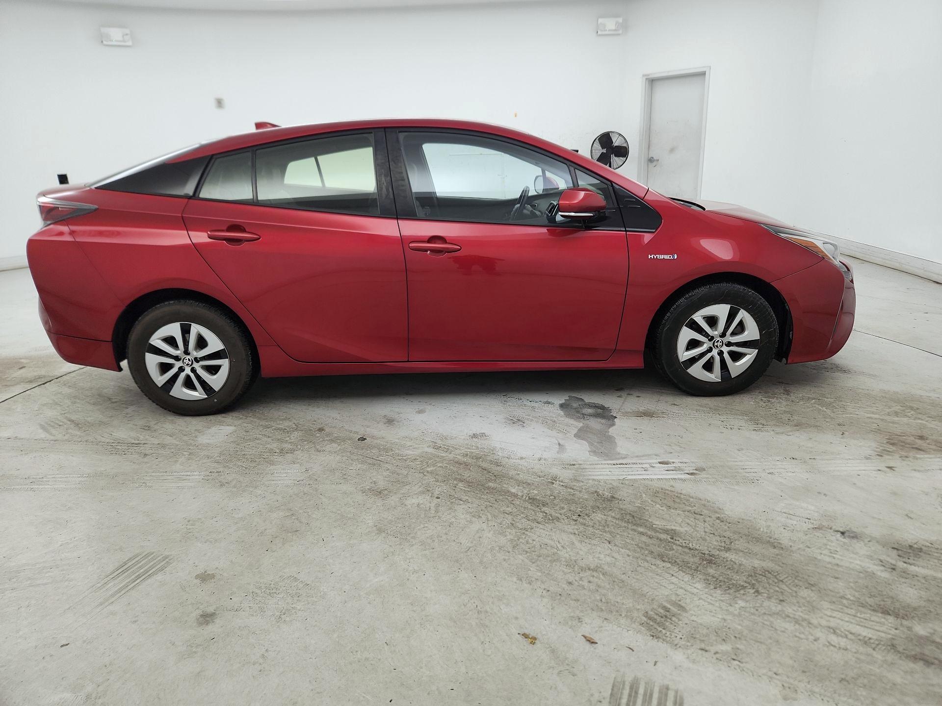 Thumbnail: 2016 Toyota Prius - 4