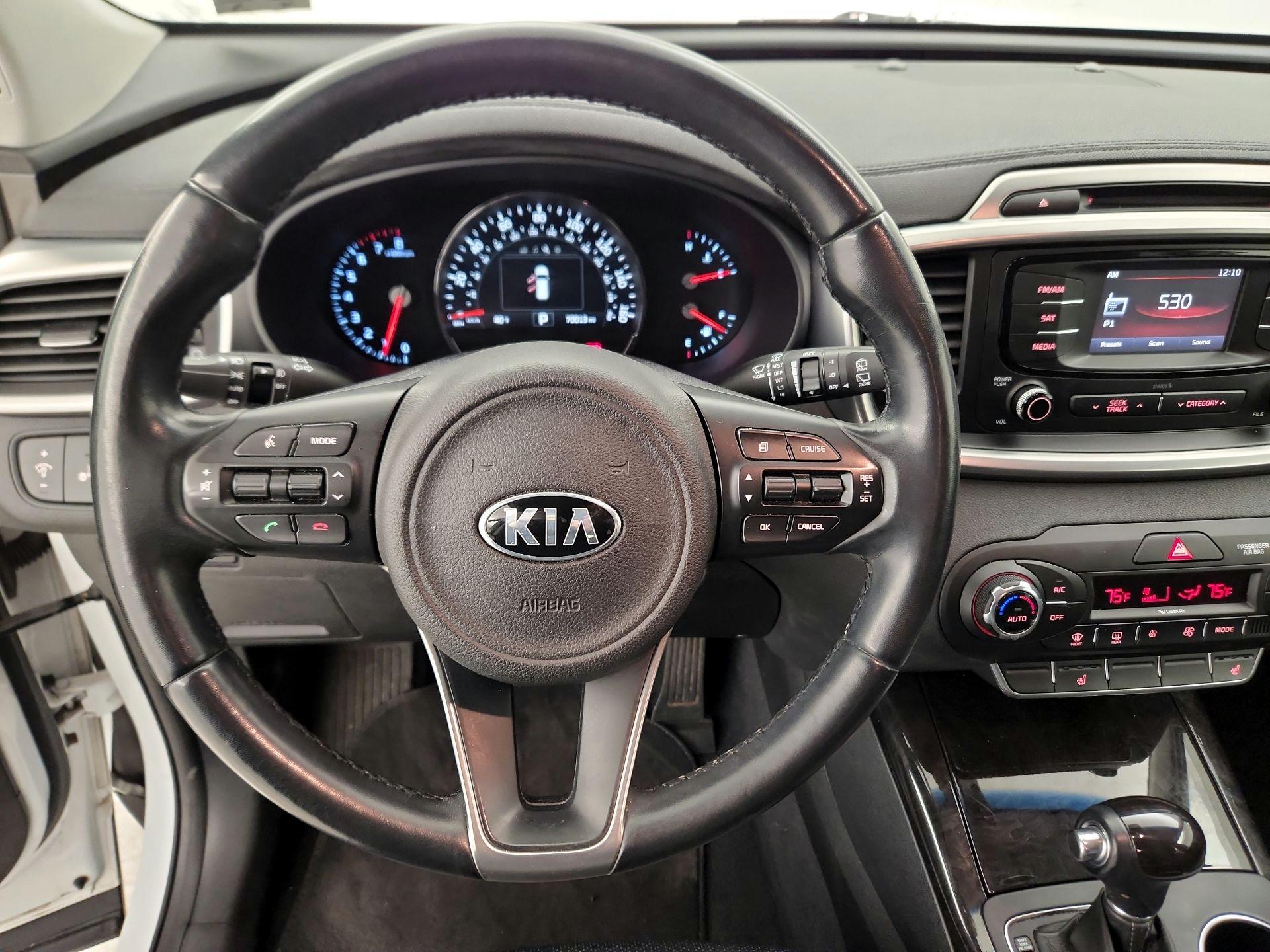 Thumbnail: 2016 Kia Sorento - 10