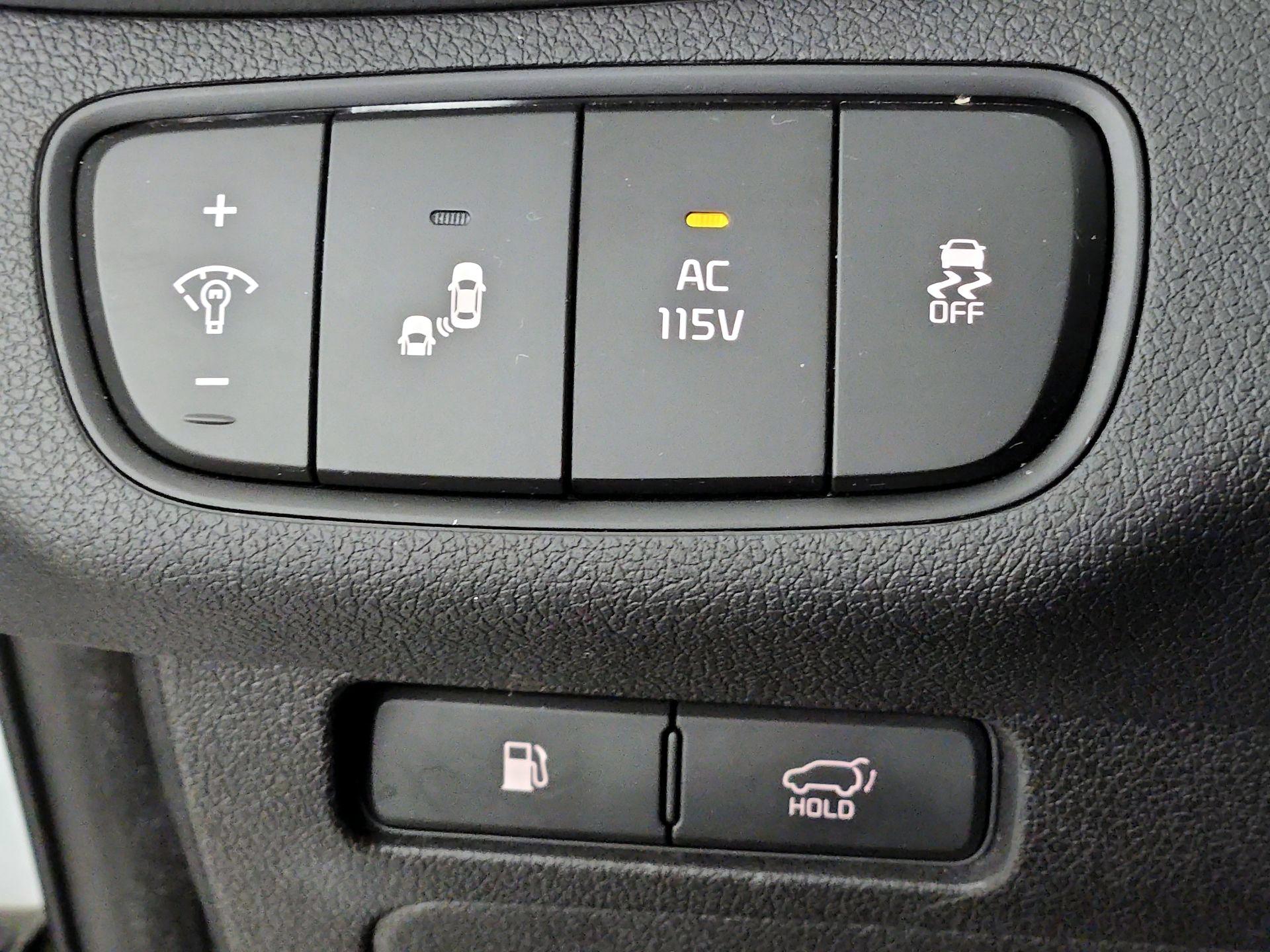 Thumbnail: 2016 Kia Sorento - 13