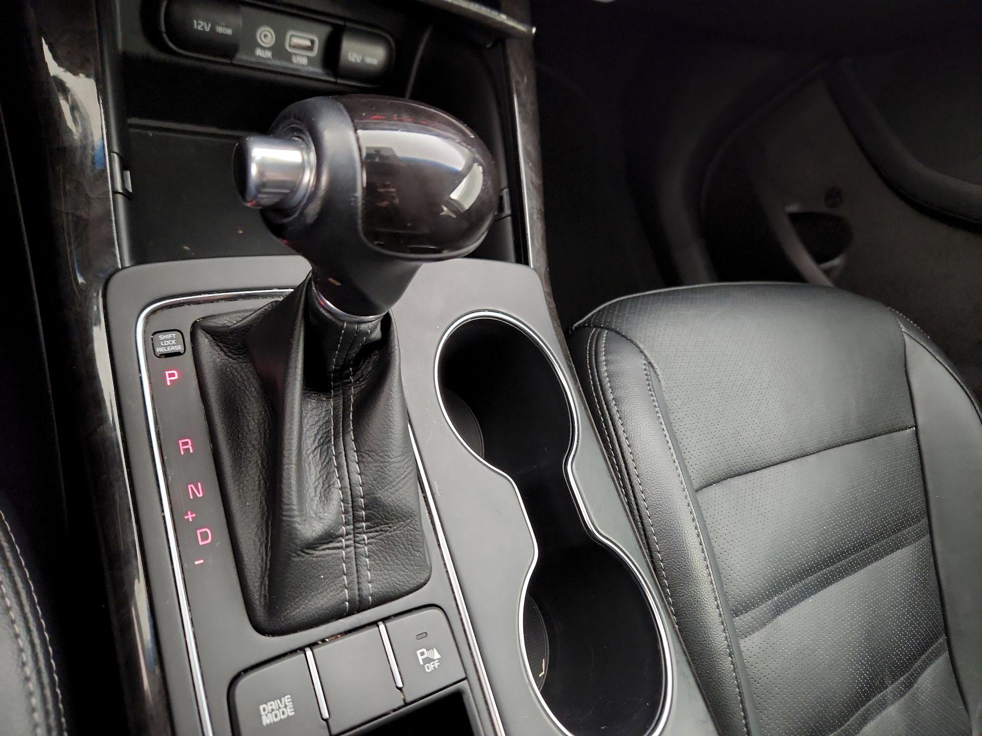 Thumbnail: 2016 Kia Sorento - 17