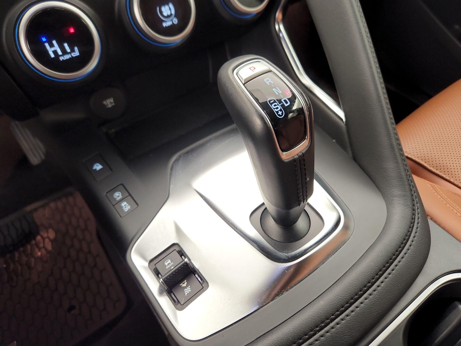 Thumbnail: 2020 Jaguar E-Pace - 18