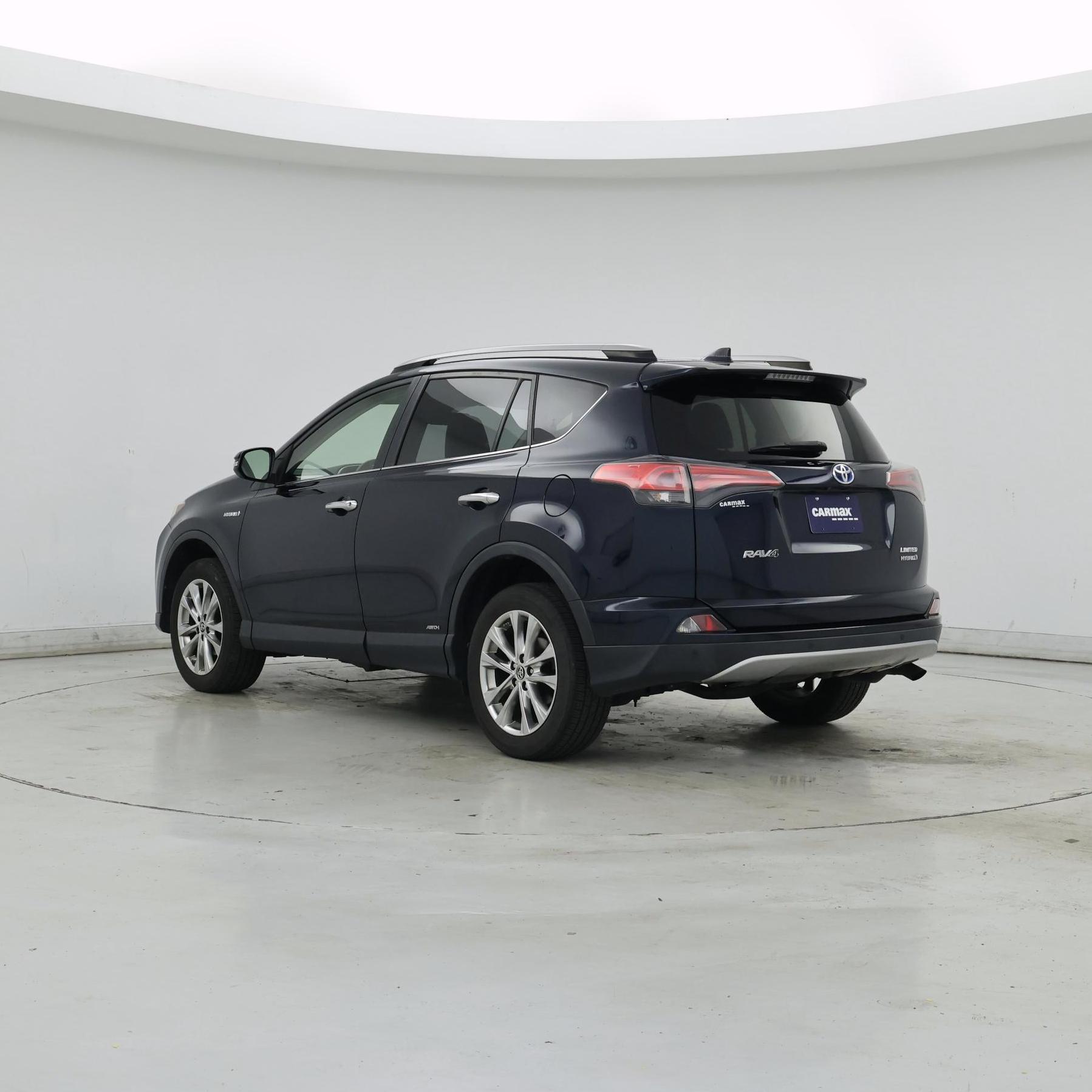 Thumbnail: 2017 Toyota RAV4 - 2