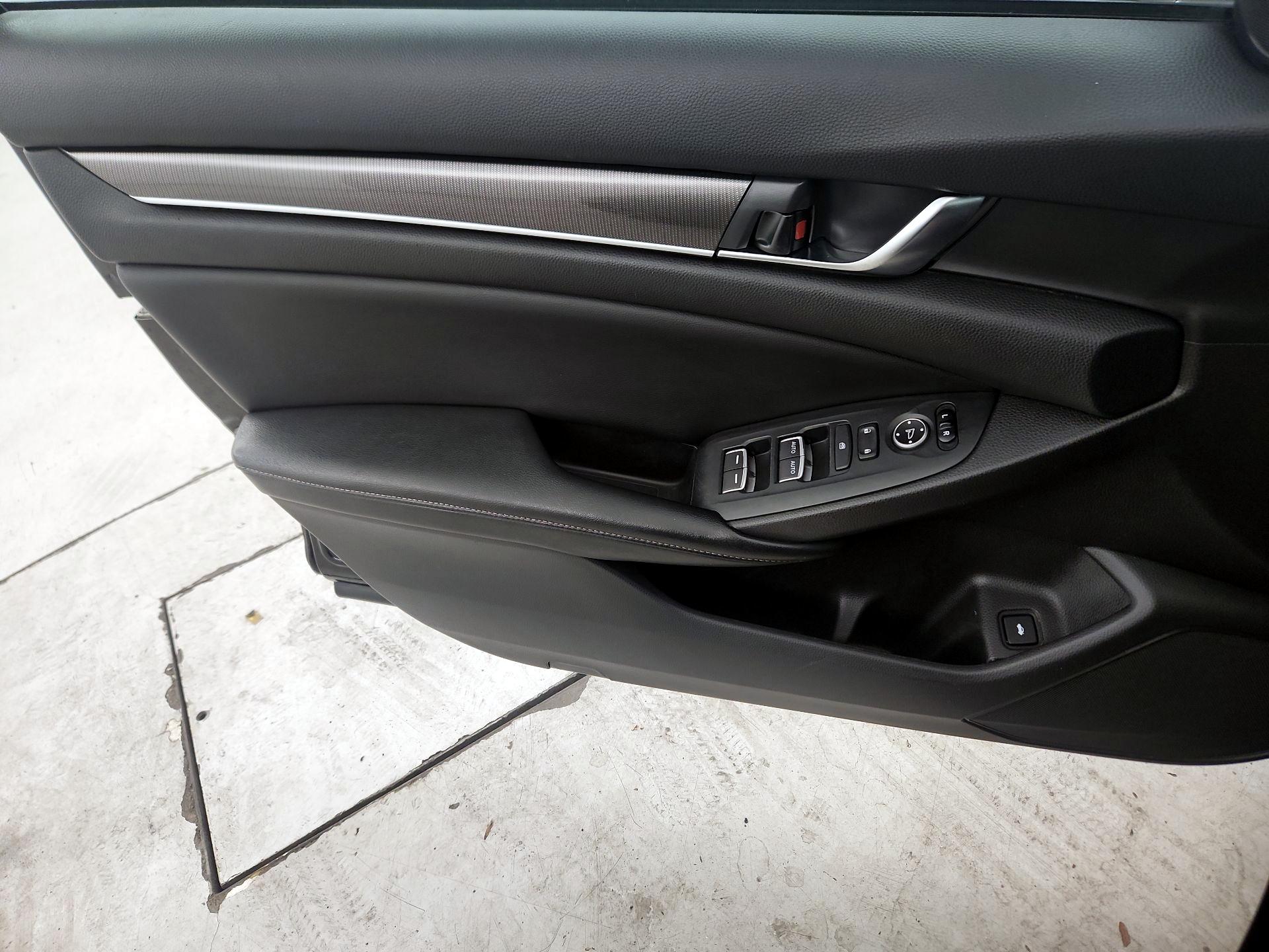 Thumbnail: 2018 Honda Accord - 12