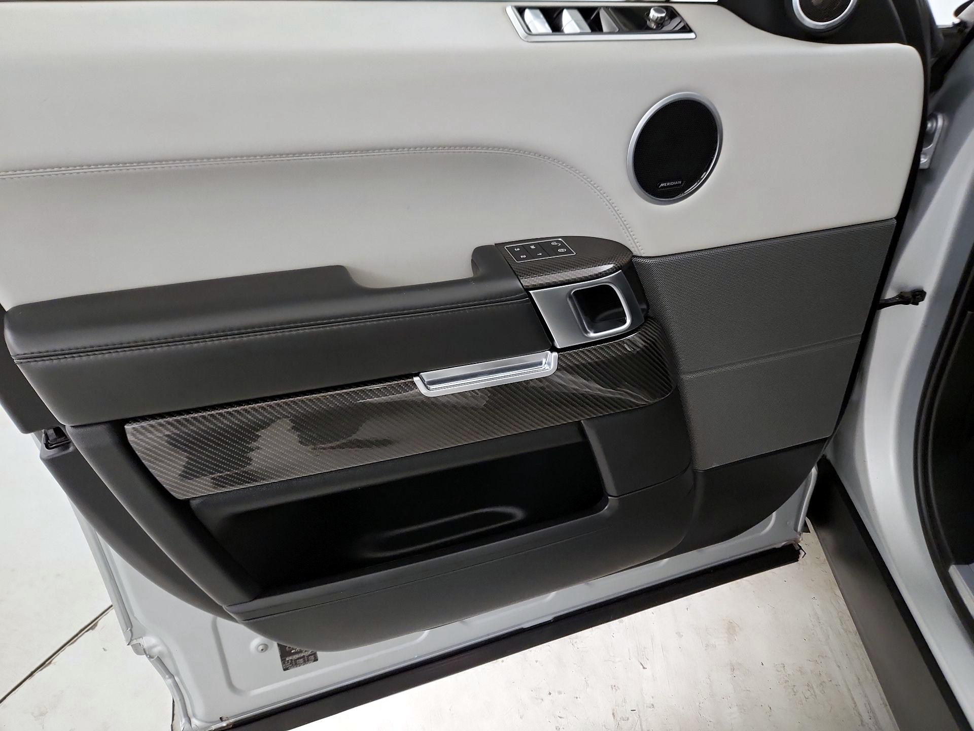 Thumbnail: 2018 Land Rover Range Rover Sport - 12