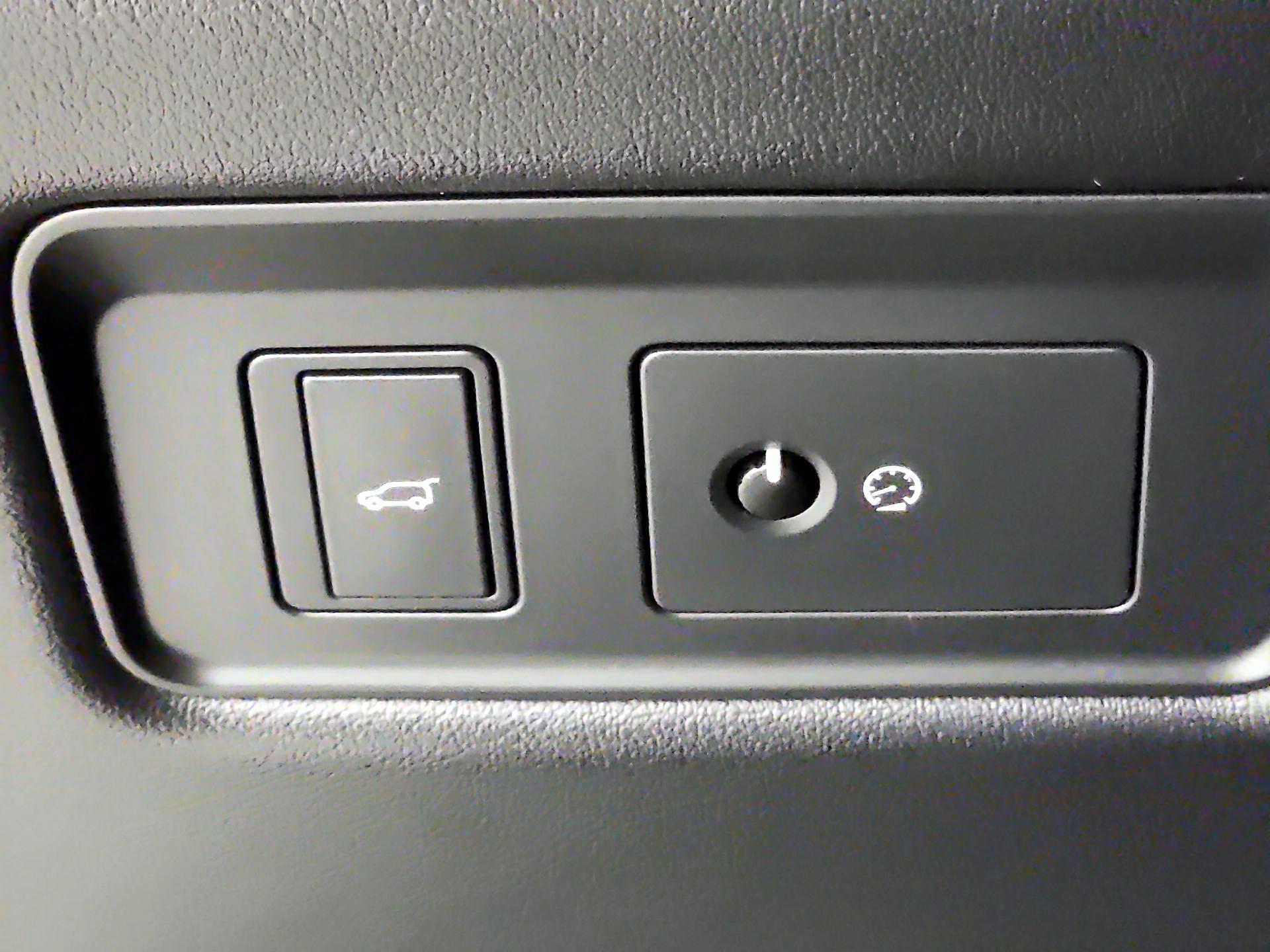 Thumbnail: 2018 Land Rover Range Rover Sport - 13