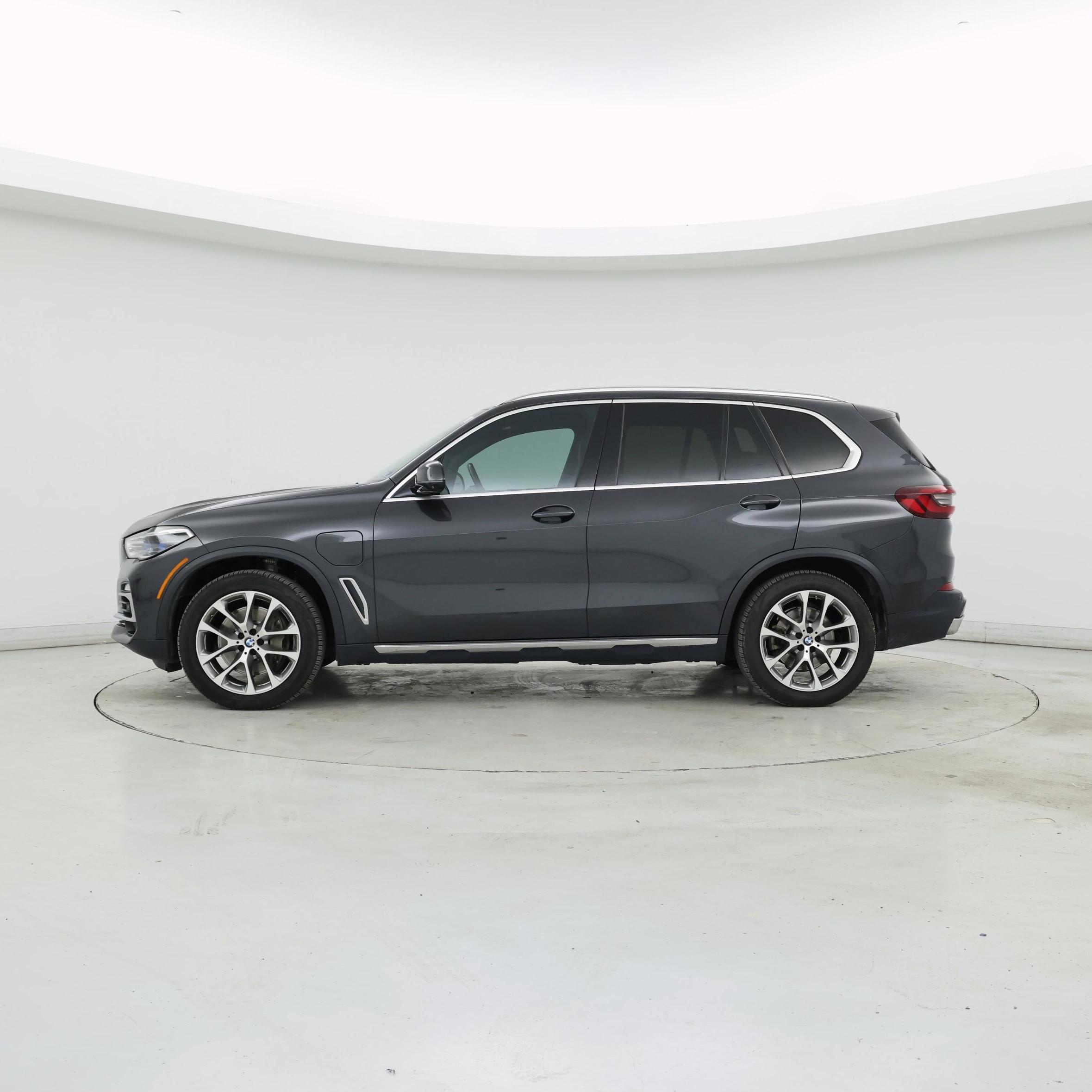 Thumbnail: 2021 BMW X5 - 3