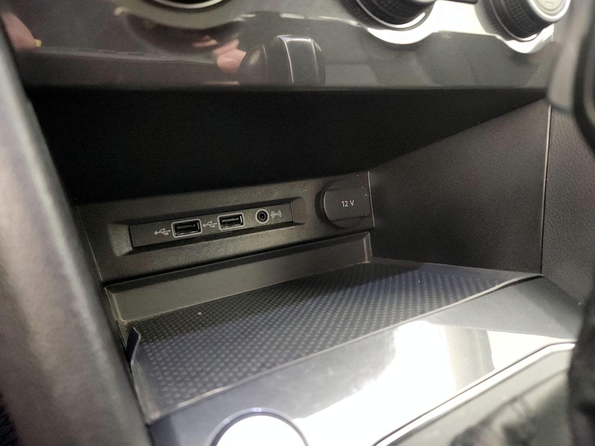 Thumbnail: 2019 Volkswagen Tiguan - 19