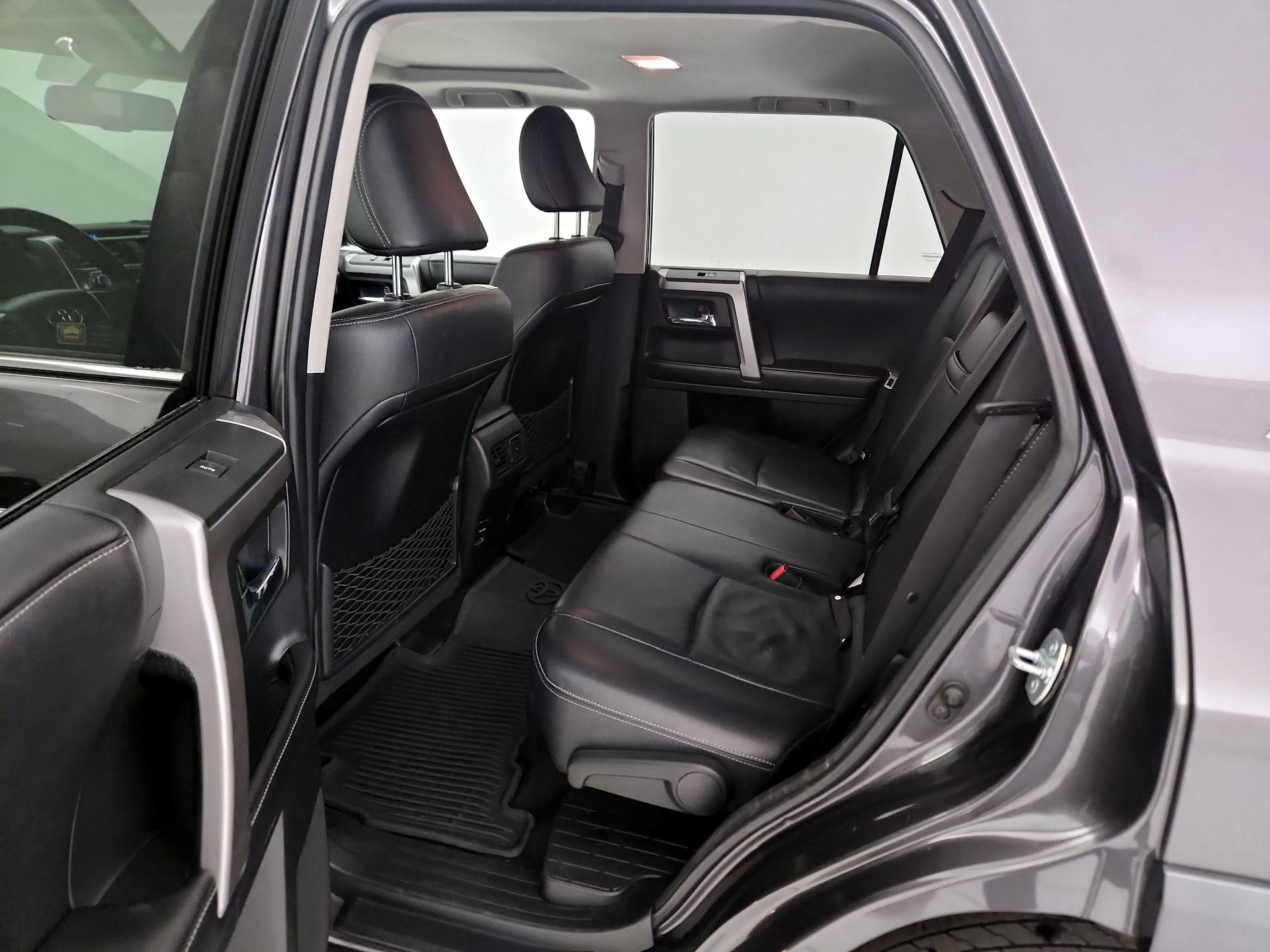 Thumbnail: 2018 Toyota 4Runner - 18