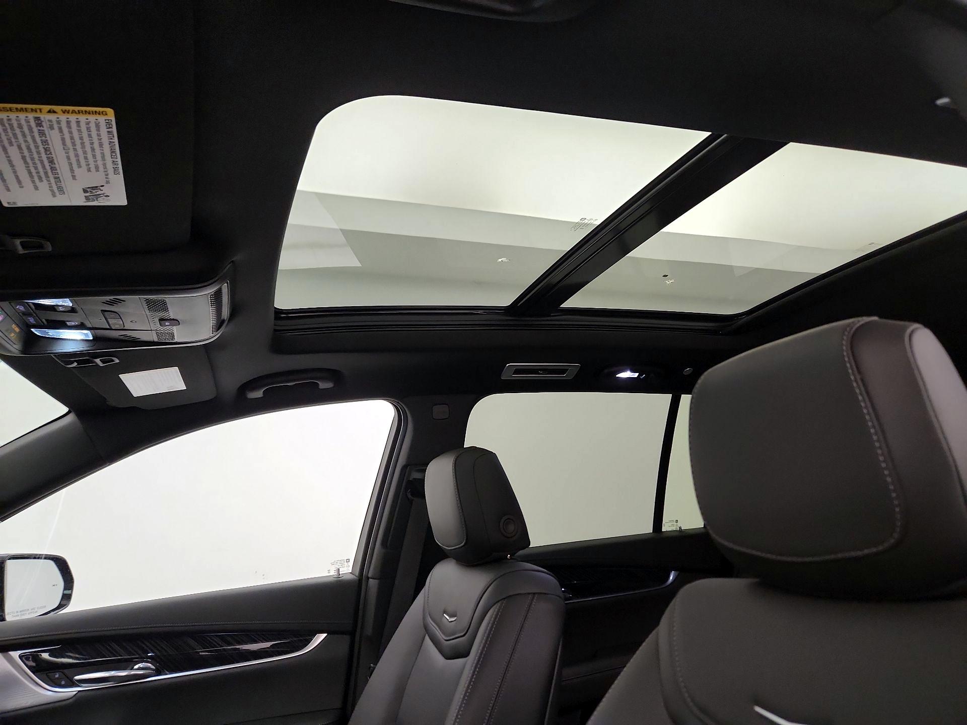 Thumbnail: 2024 Cadillac XT6 - 20