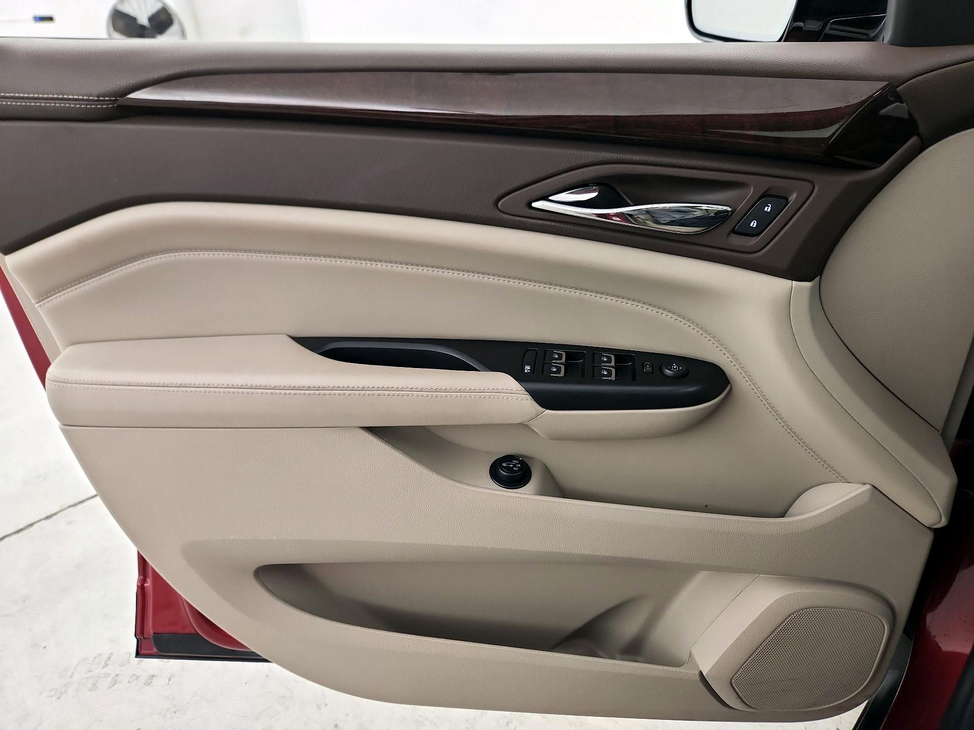 Thumbnail: 2016 Cadillac SRX - 12