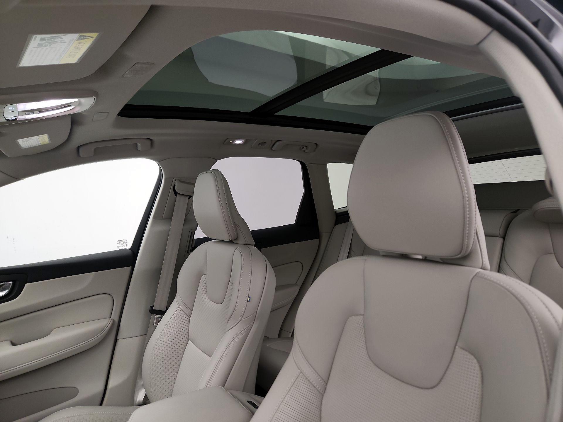 Thumbnail: 2025 Volvo XC60 - 19