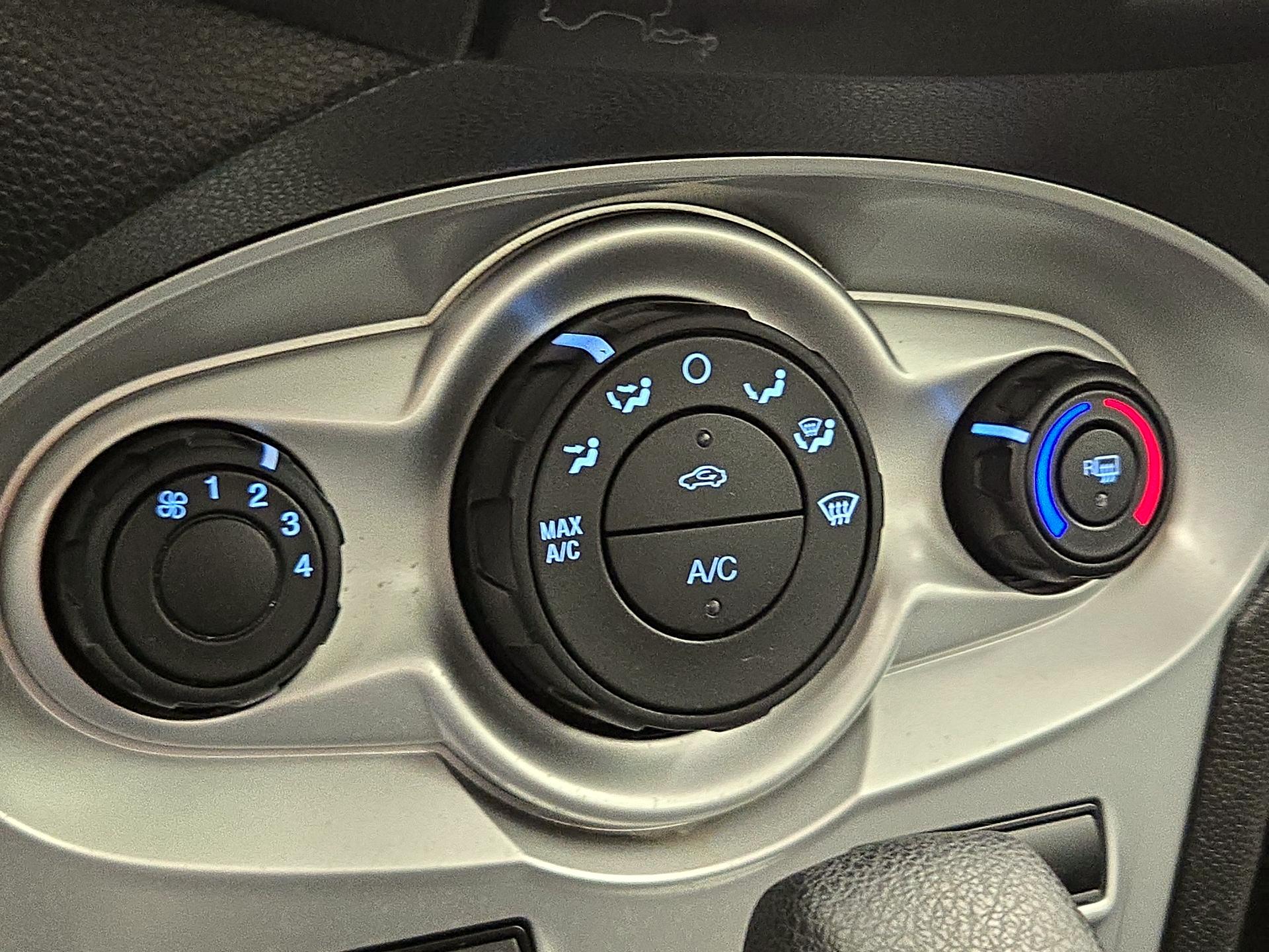 Thumbnail: 2019 Ford Fiesta - 16