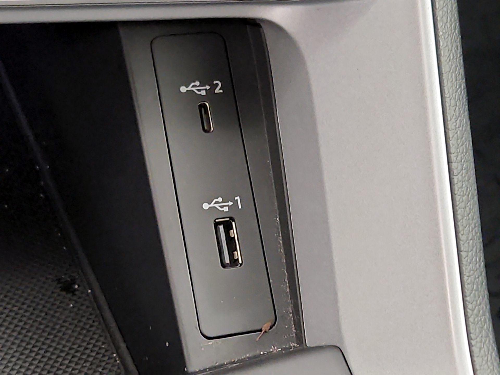 Thumbnail: 2021 Audi Q3 - 18