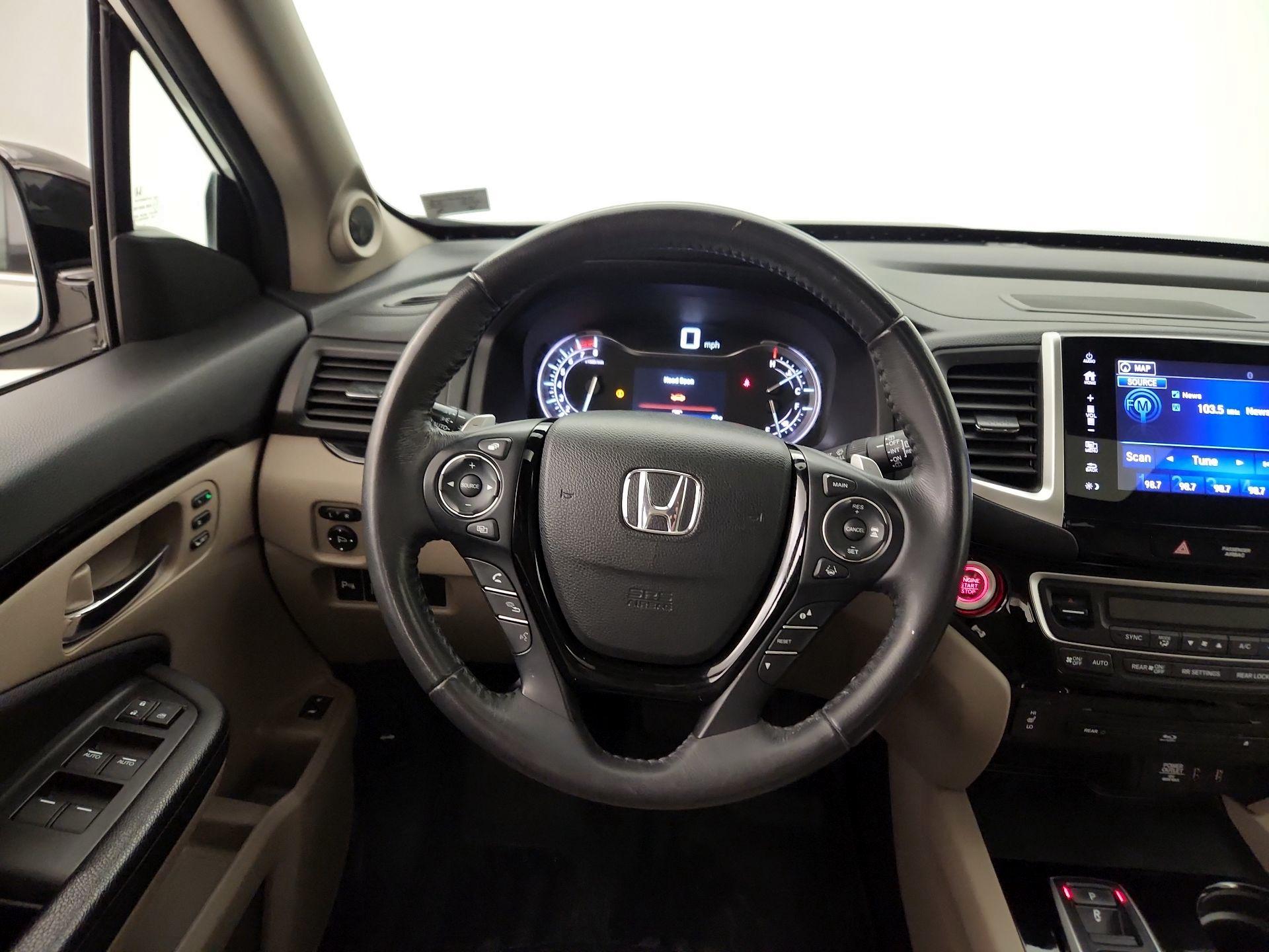 Thumbnail: 2018 Honda Pilot - 10