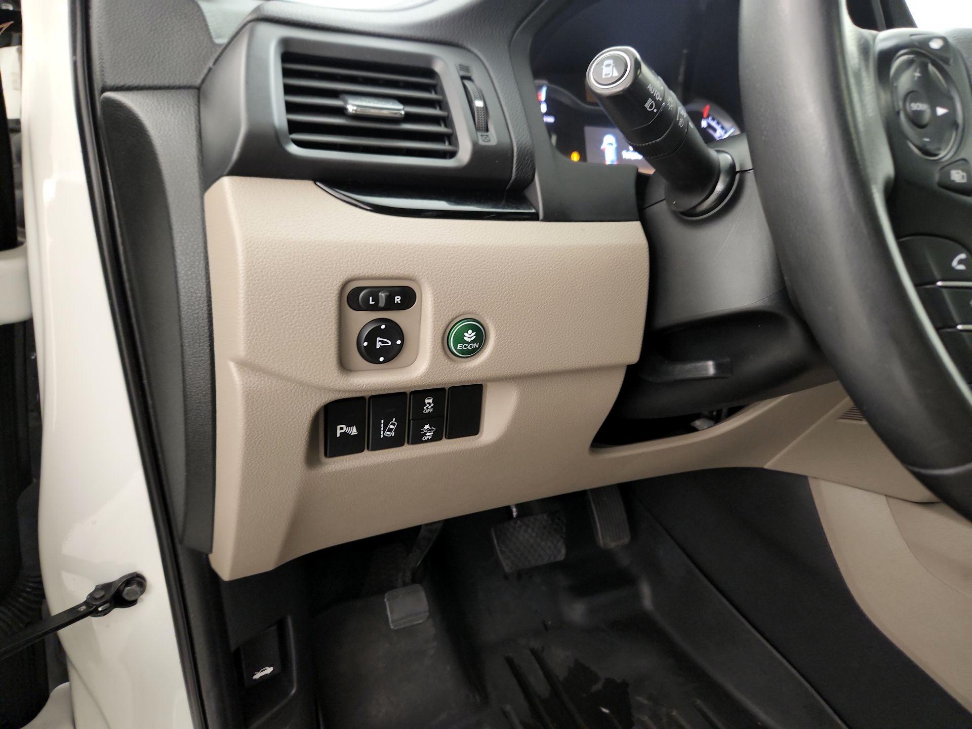 Thumbnail: 2018 Honda Pilot - 13