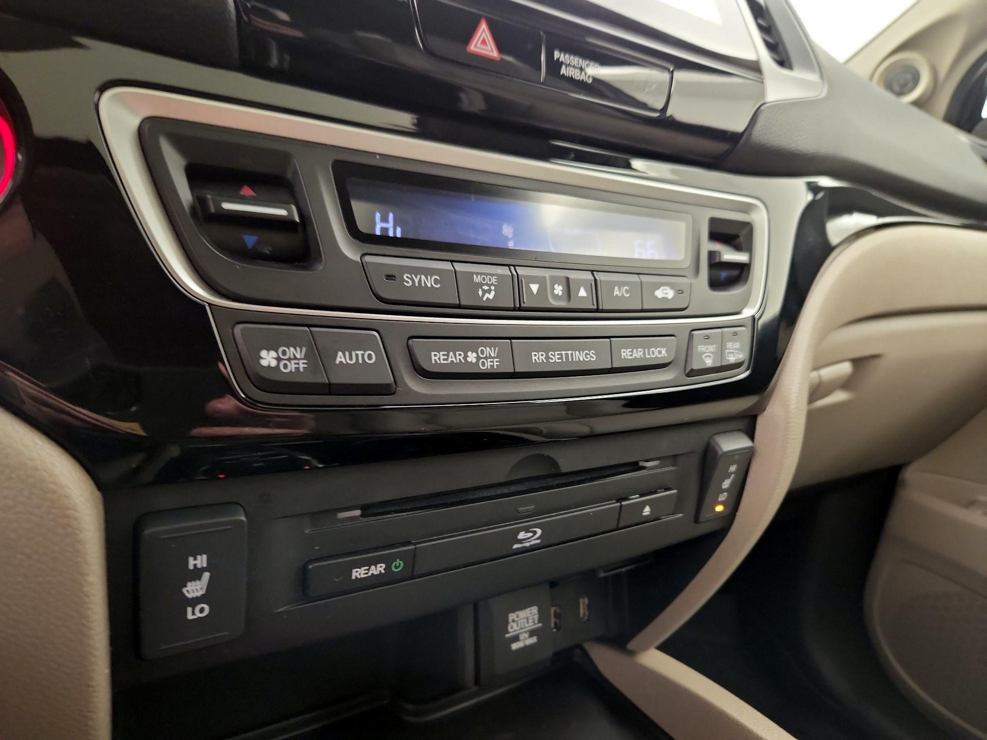 Thumbnail: 2018 Honda Pilot - 16