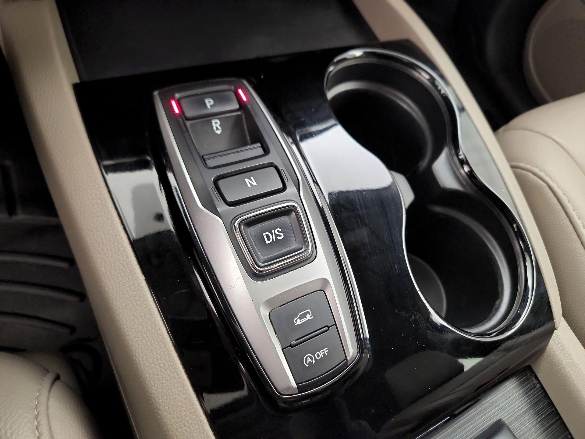 Thumbnail: 2018 Honda Pilot - 17