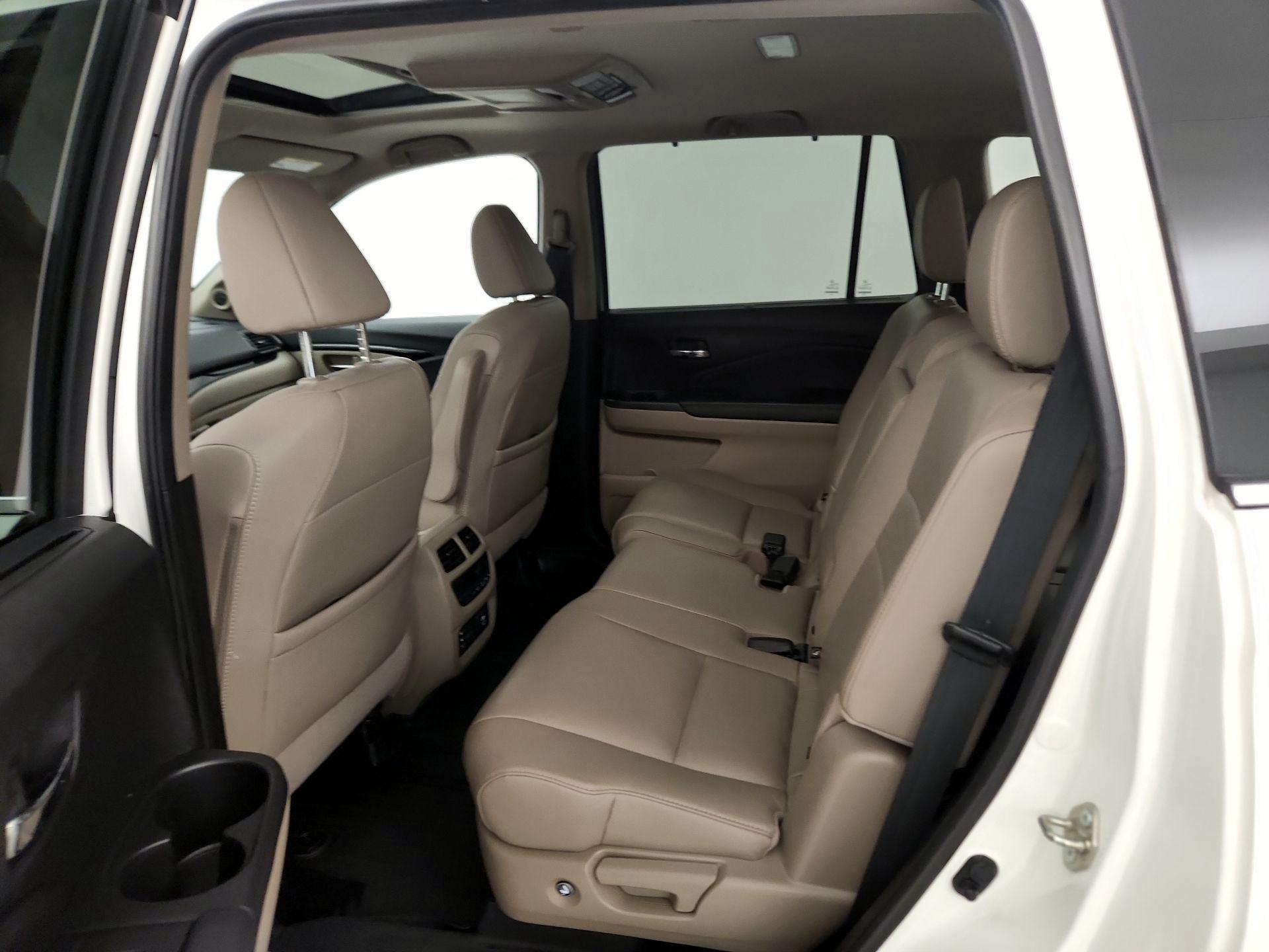 Thumbnail: 2018 Honda Pilot - 19