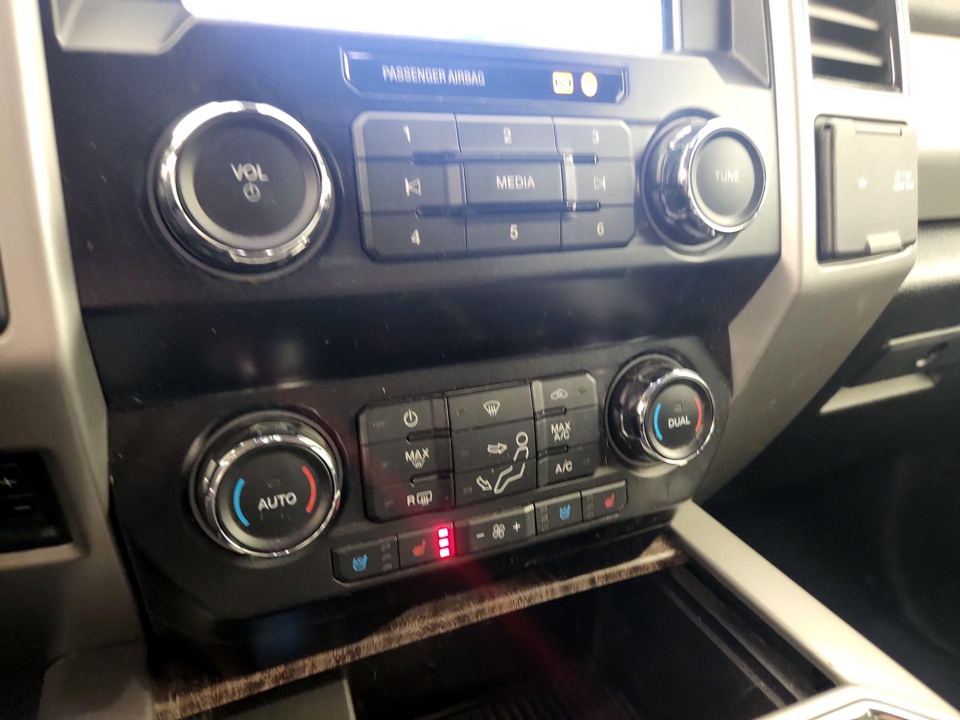 Thumbnail: 2019 Ford F-250 - 16