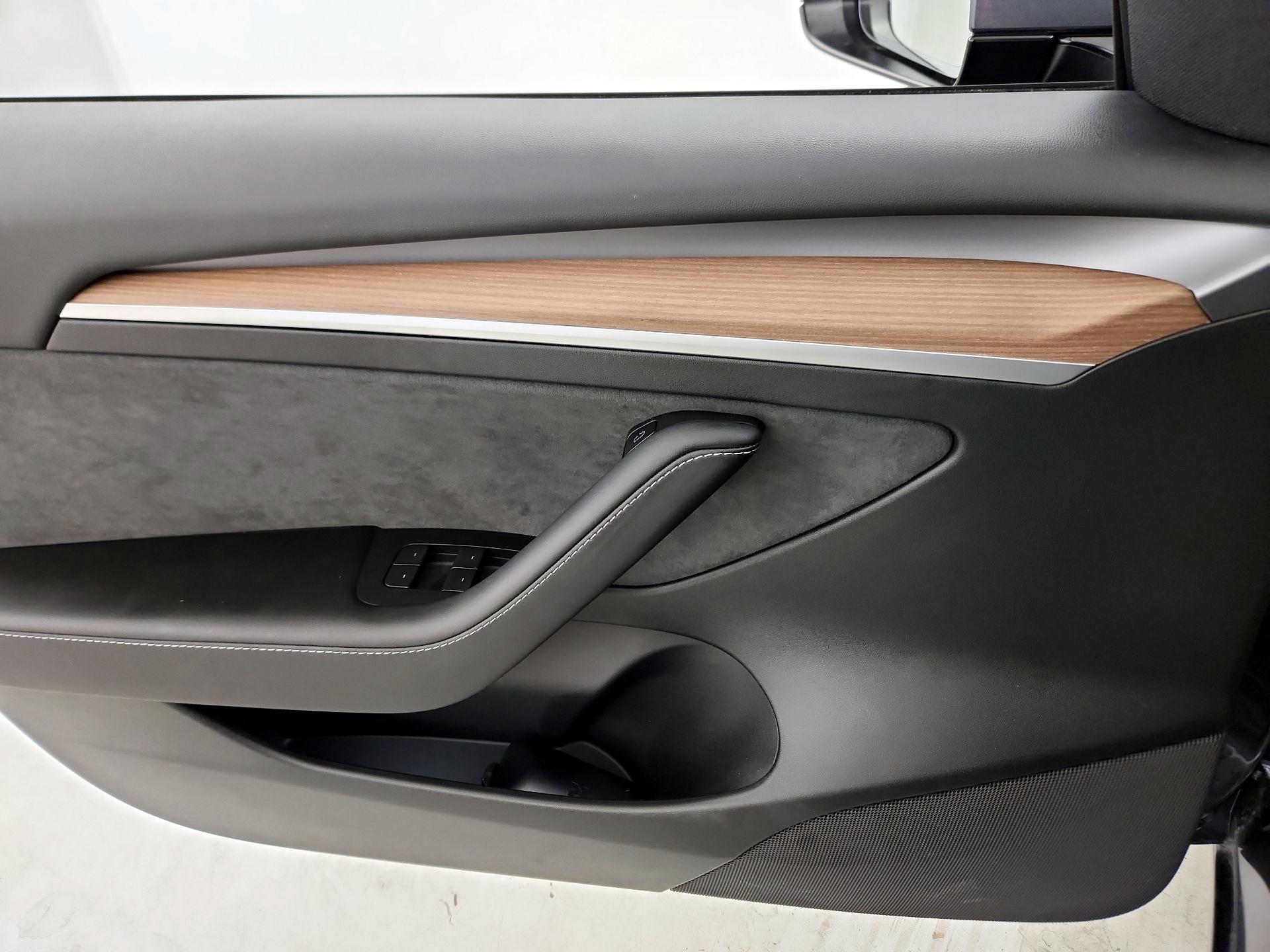 Thumbnail: 2023 Tesla Model 3 - 12