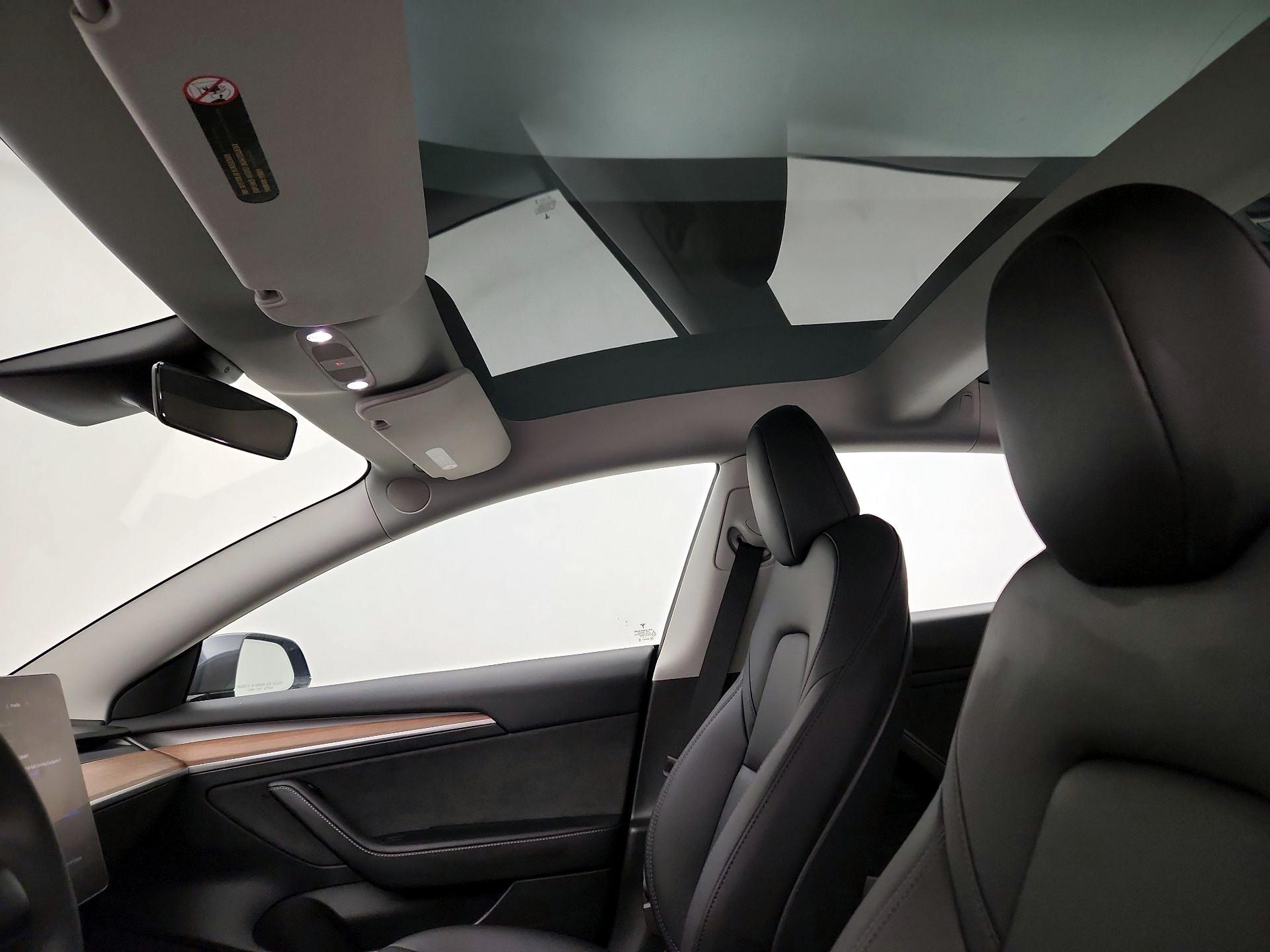 Thumbnail: 2023 Tesla Model 3 - 19