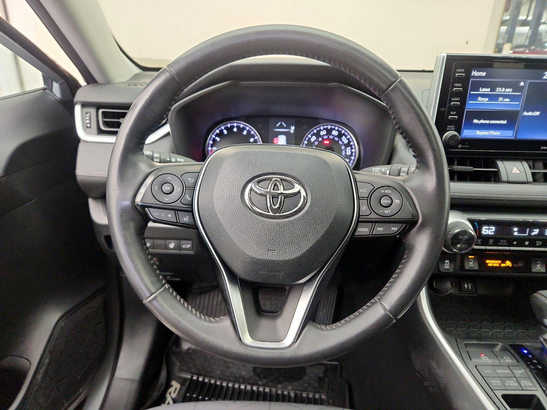 Thumbnail: 2019 Toyota RAV4 - 10