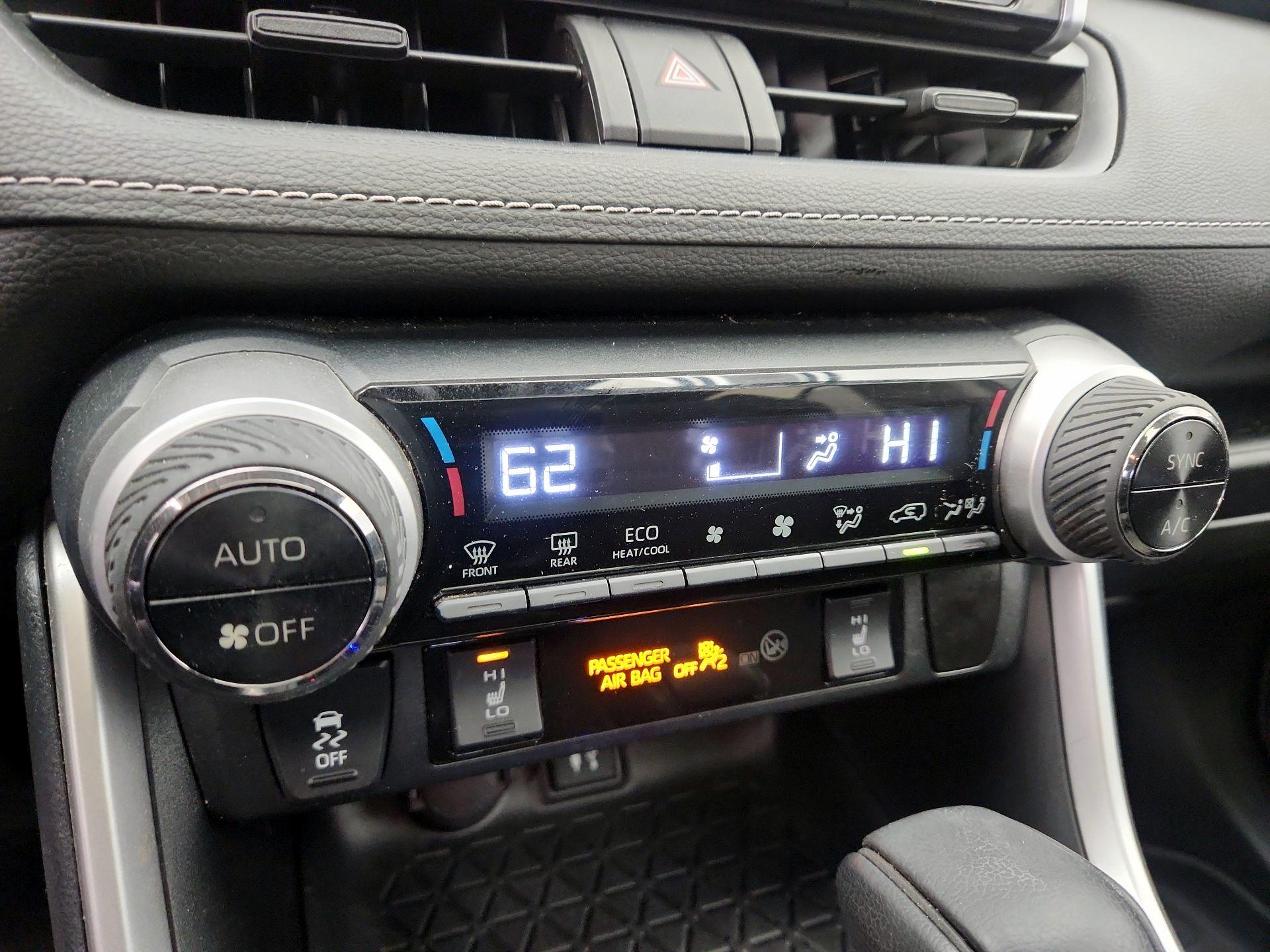 Thumbnail: 2019 Toyota RAV4 - 16