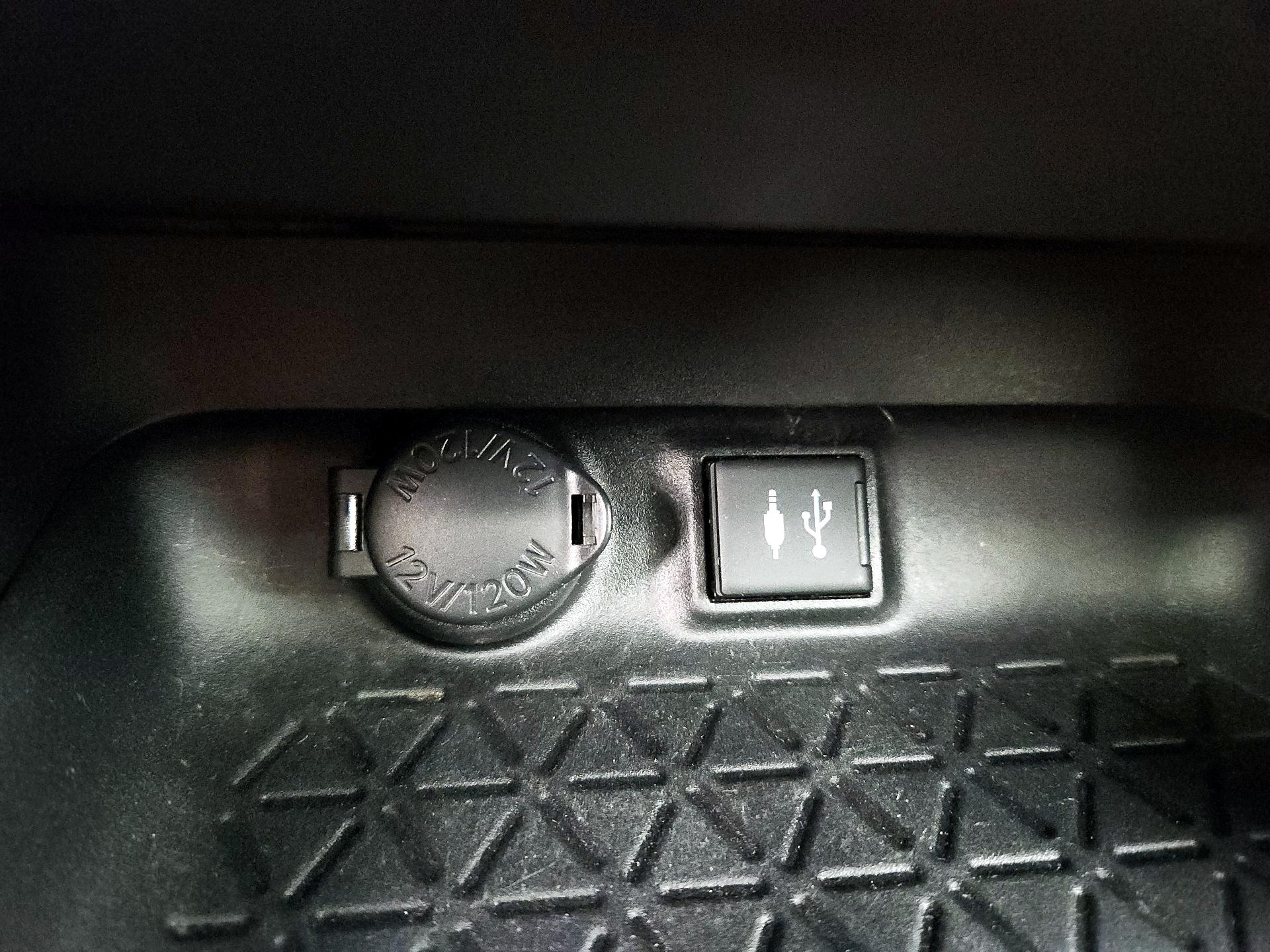 Thumbnail: 2019 Toyota RAV4 - 18