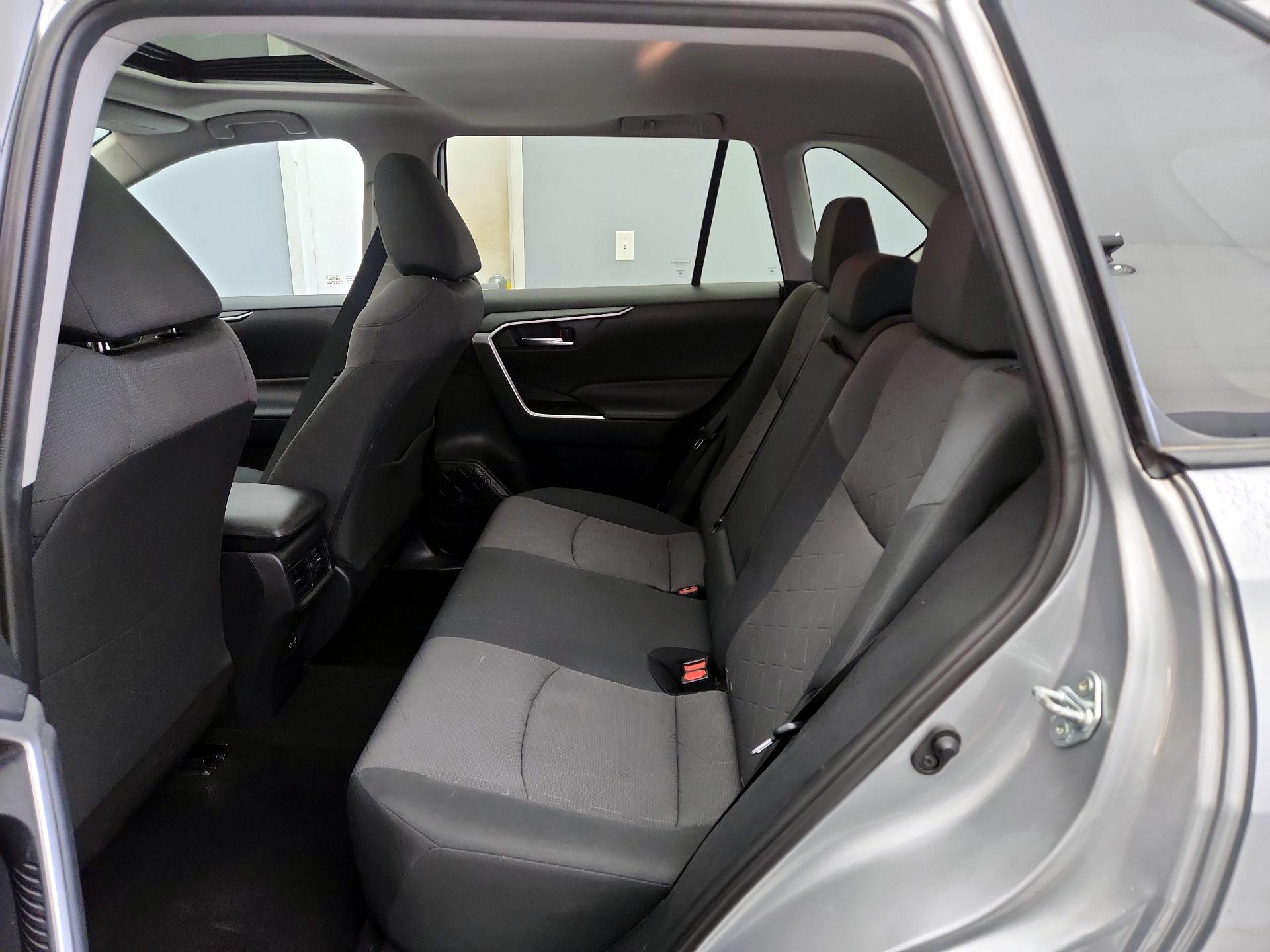 Thumbnail: 2019 Toyota RAV4 - 20