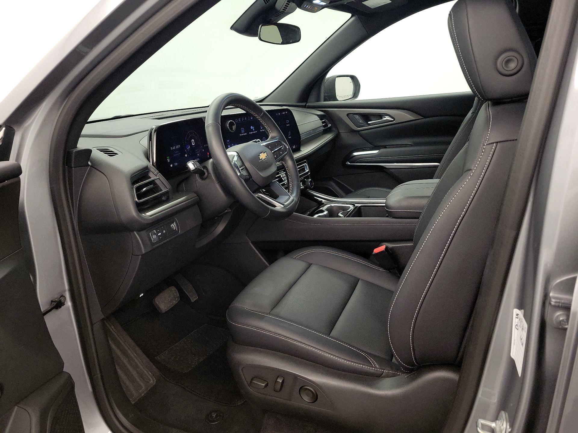 Thumbnail: 2025 Chevrolet Traverse - 11