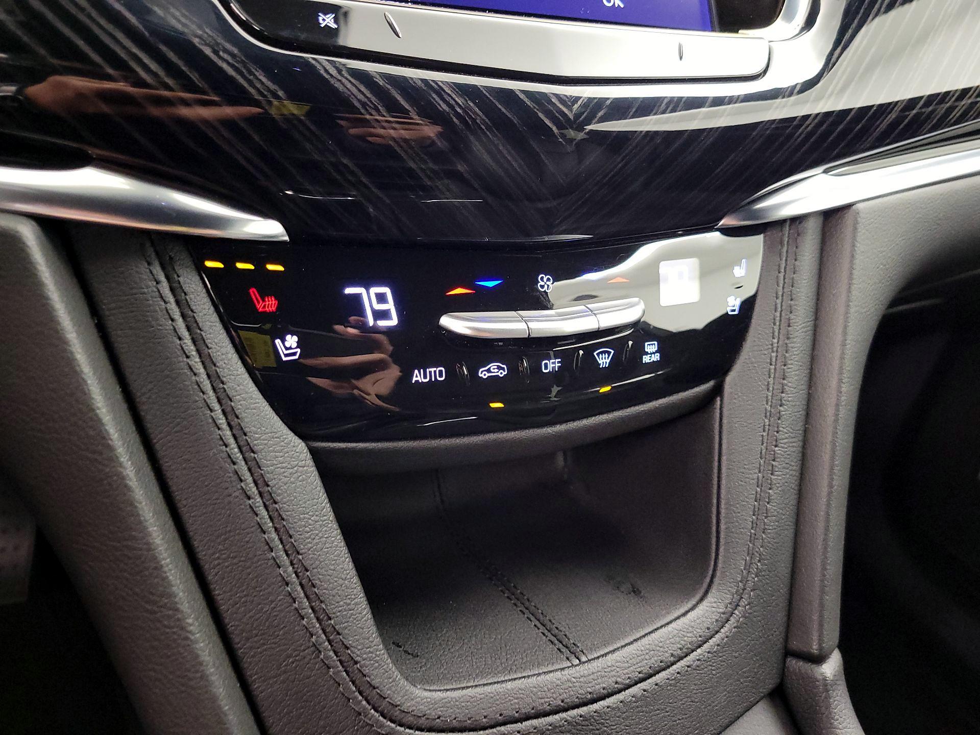 Thumbnail: 2025 Cadillac XT6 - 16