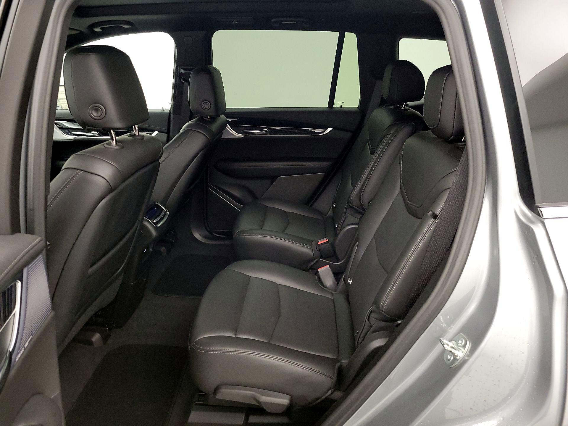 Thumbnail: 2025 Cadillac XT6 - 19