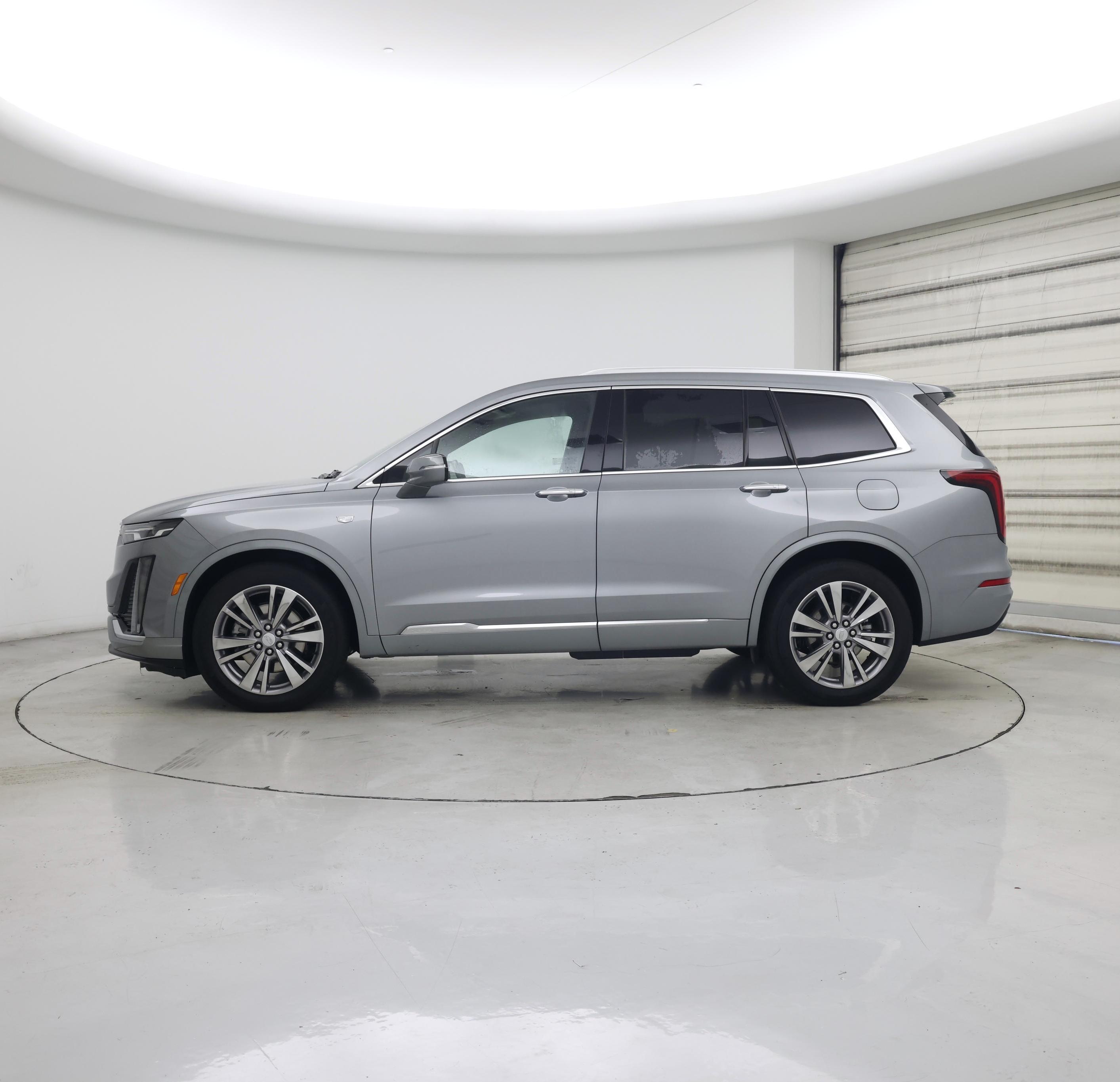 Thumbnail: 2025 Cadillac XT6 - 3