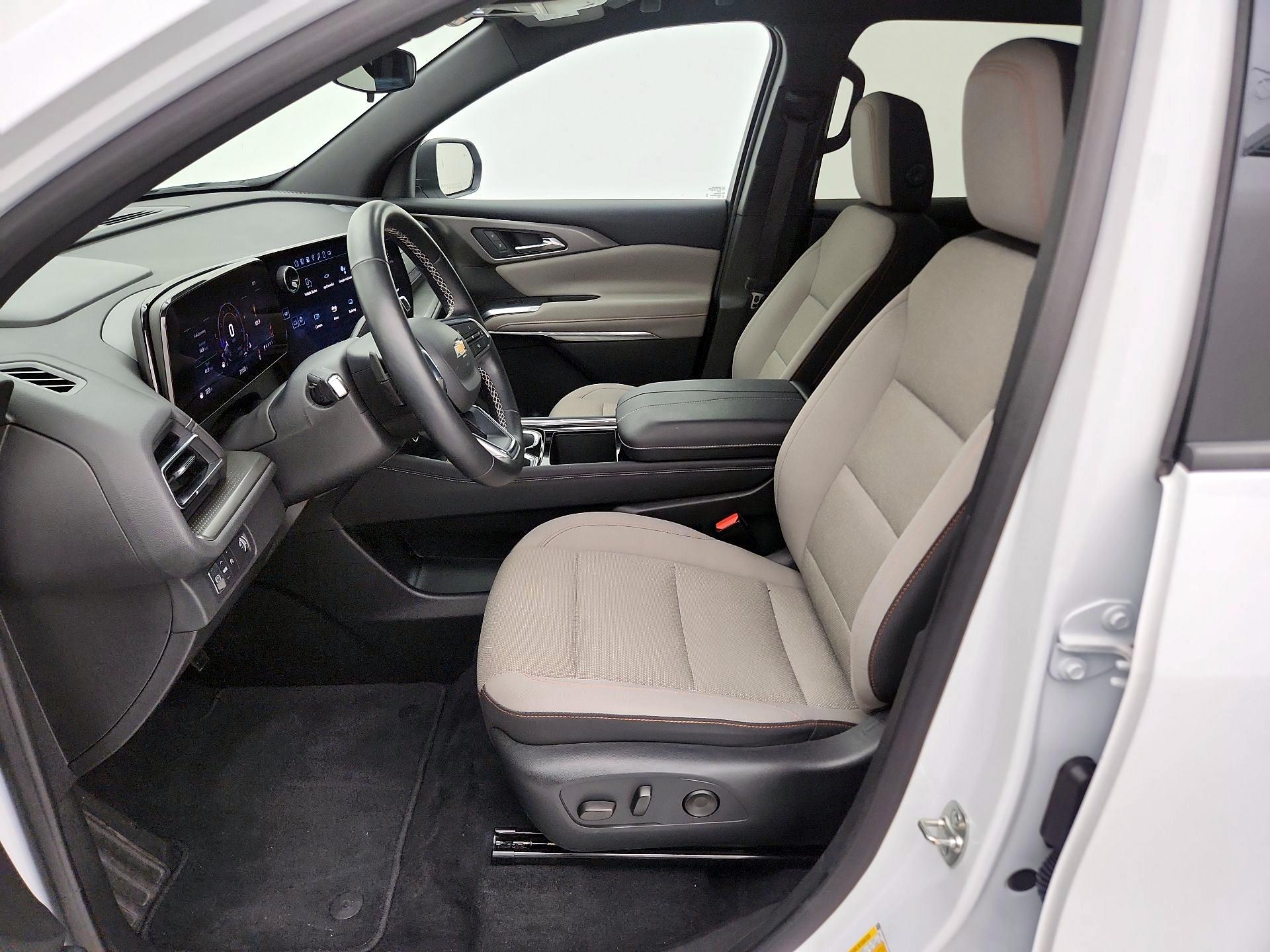 Thumbnail: 2025 Chevrolet Traverse - 11