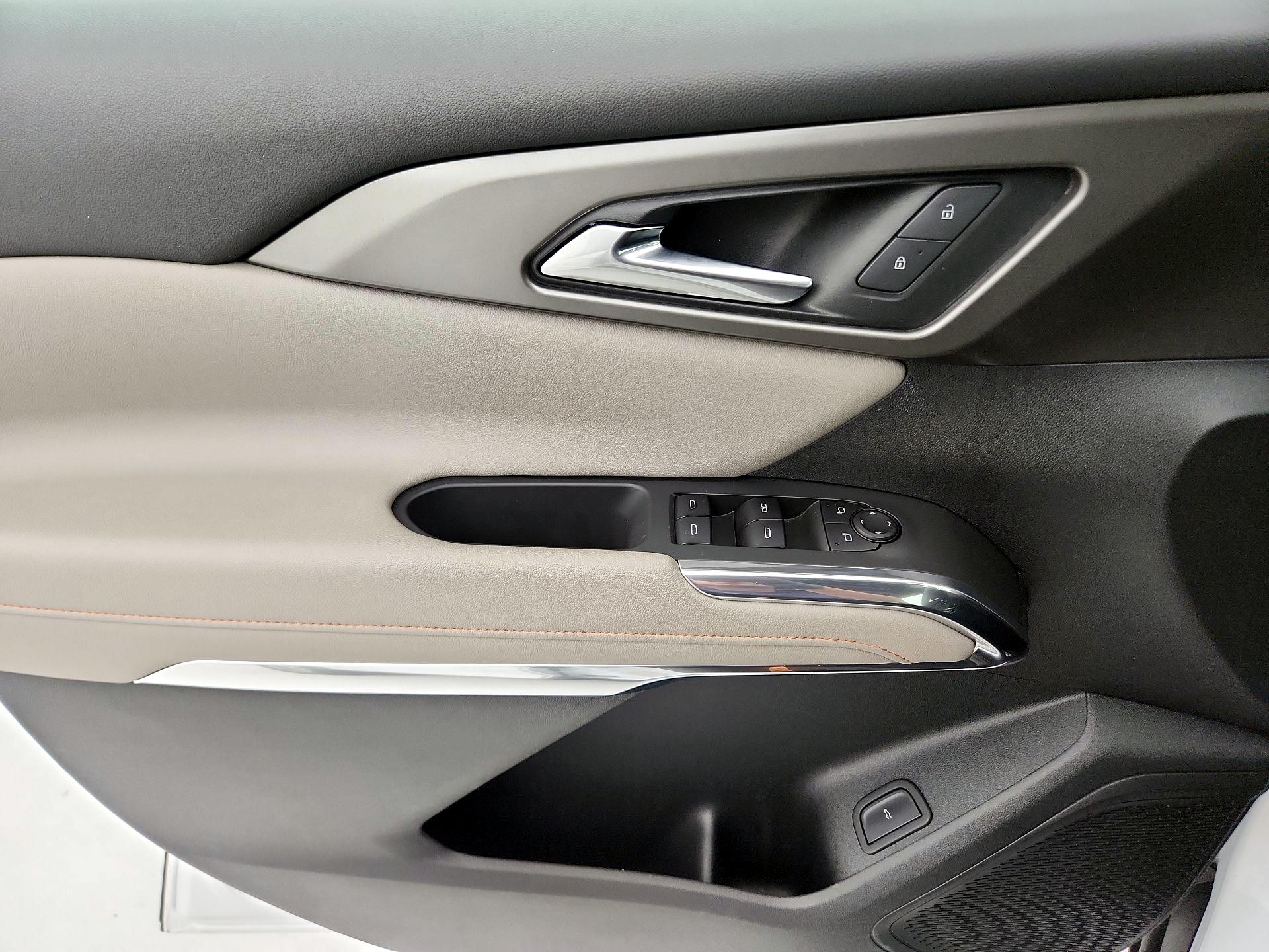 Thumbnail: 2025 Chevrolet Traverse - 12