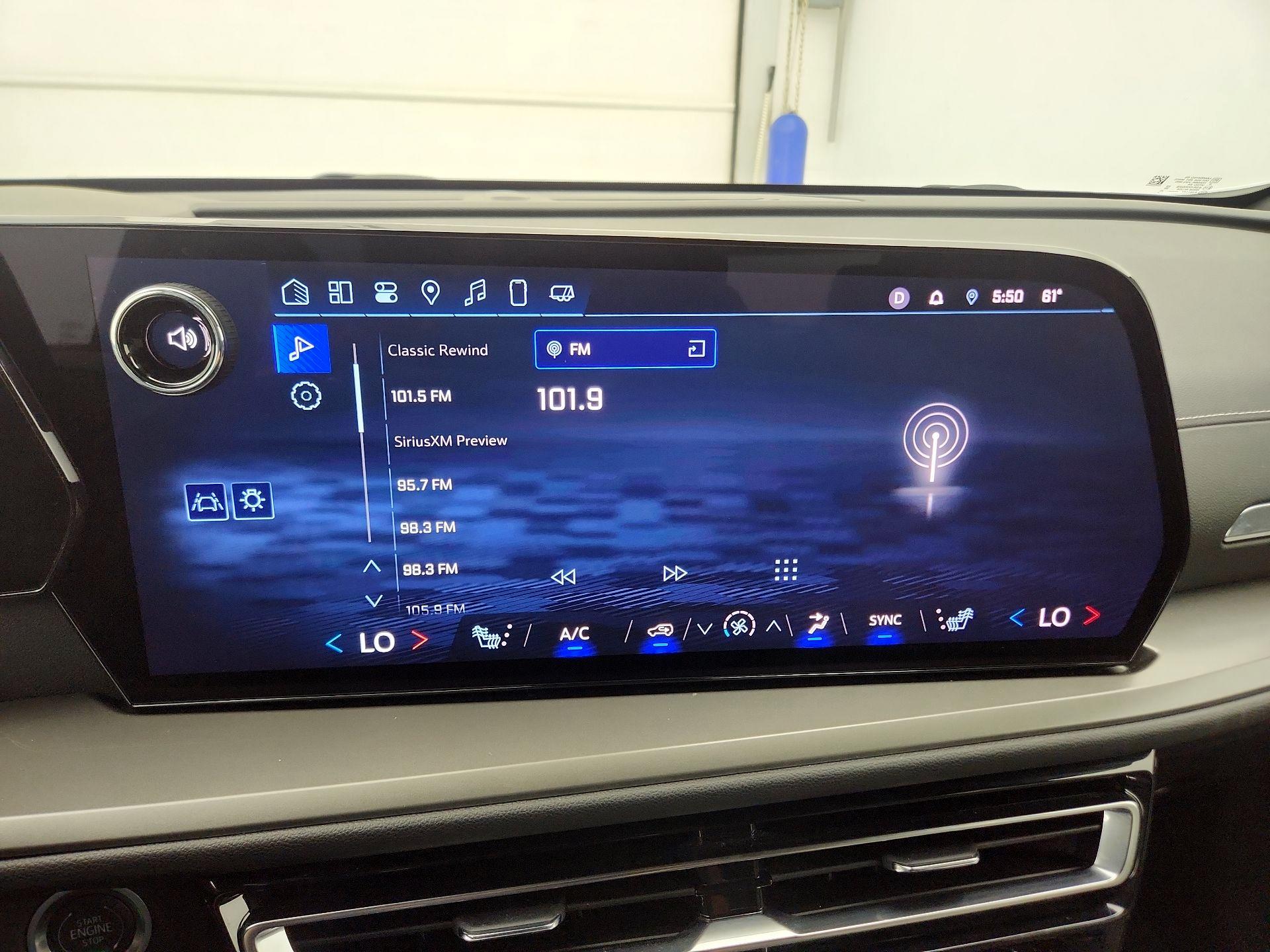 Thumbnail: 2025 Chevrolet Traverse - 16