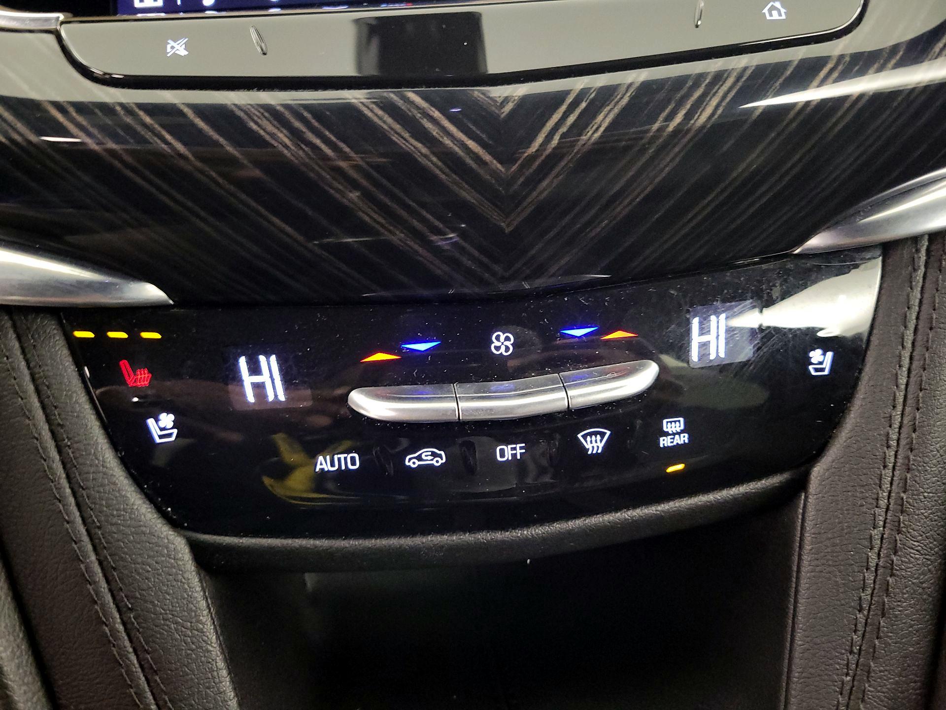 Thumbnail: 2025 Cadillac XT6 - 17