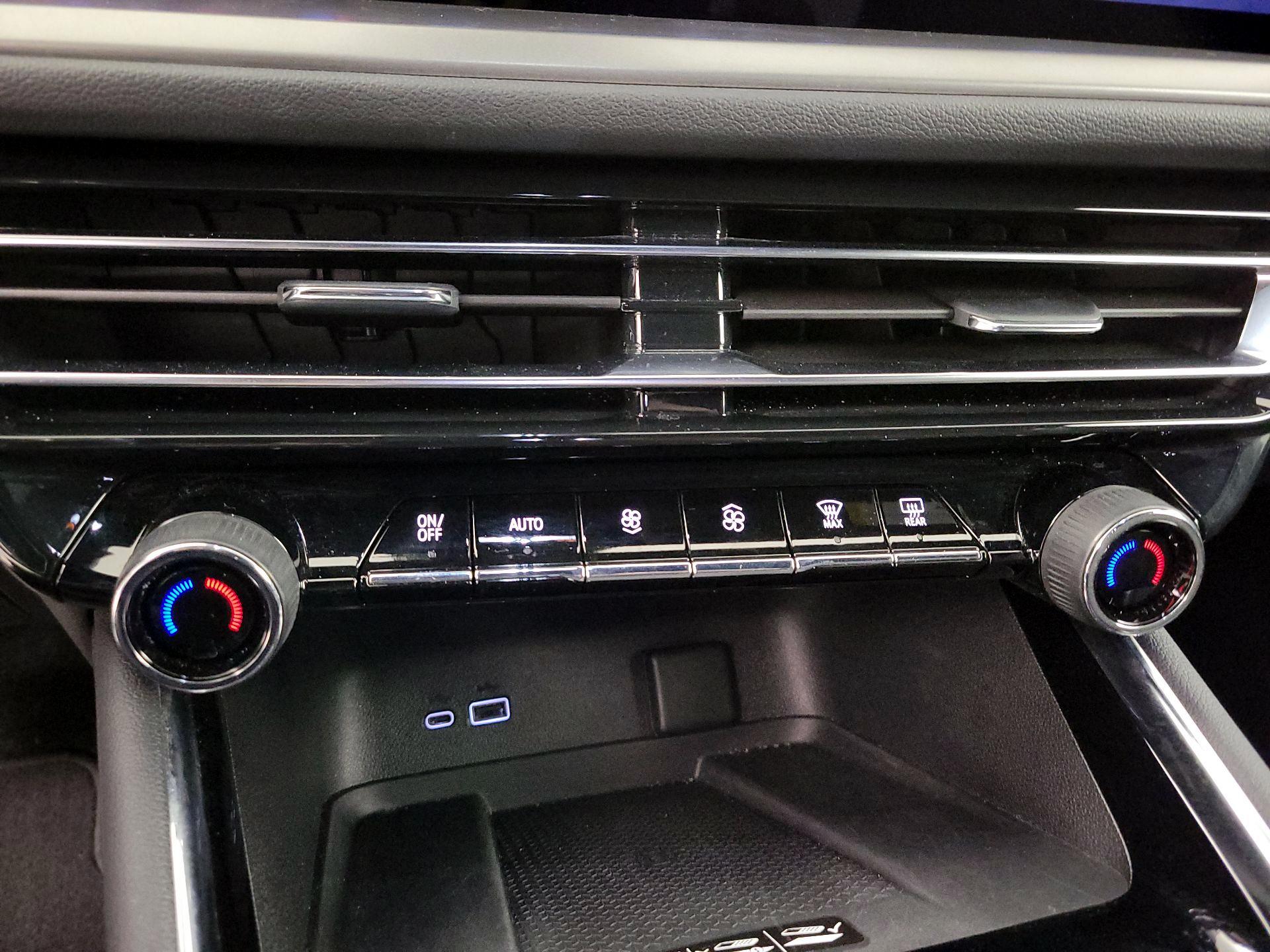 Thumbnail: 2025 Chevrolet Traverse - 17