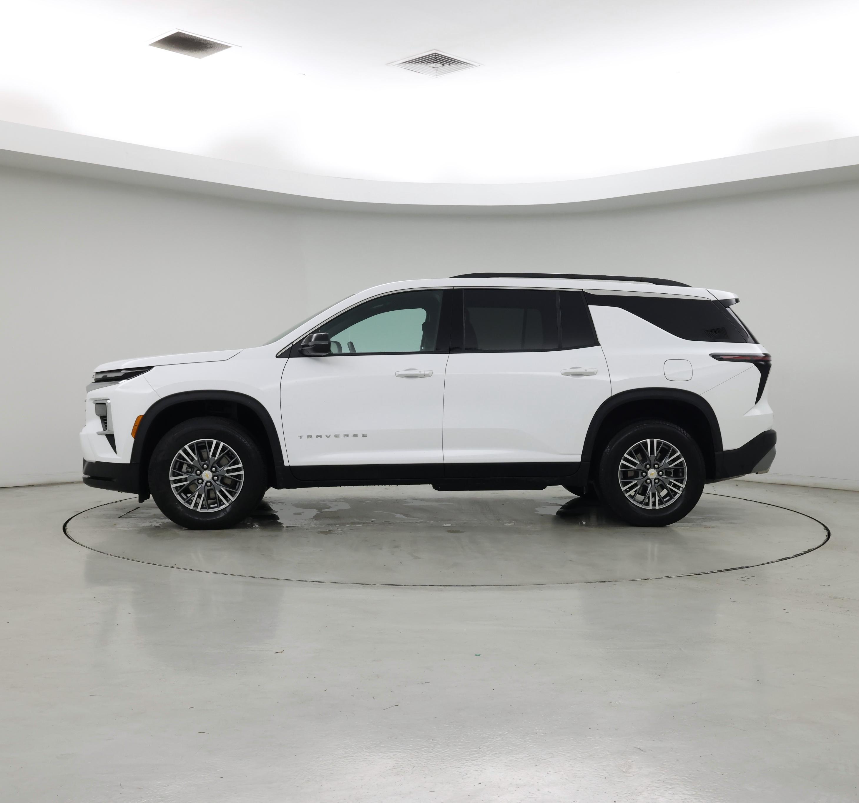 Thumbnail: 2025 Chevrolet Traverse - 3