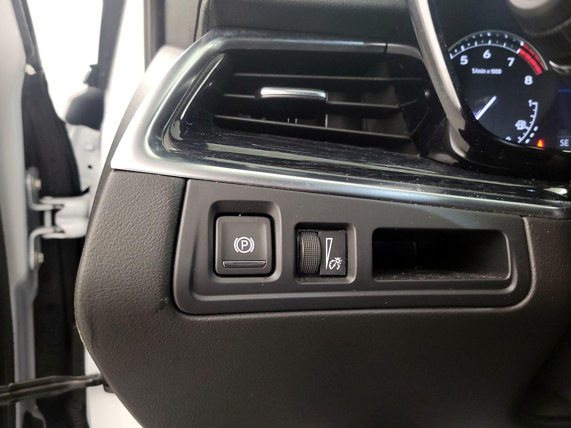 Thumbnail: 2025 Cadillac XT5 - 13